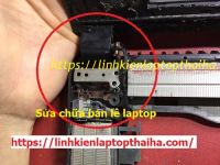 Làm thế nào sử dụng laptop khi bản lề laptop bị hỏng
