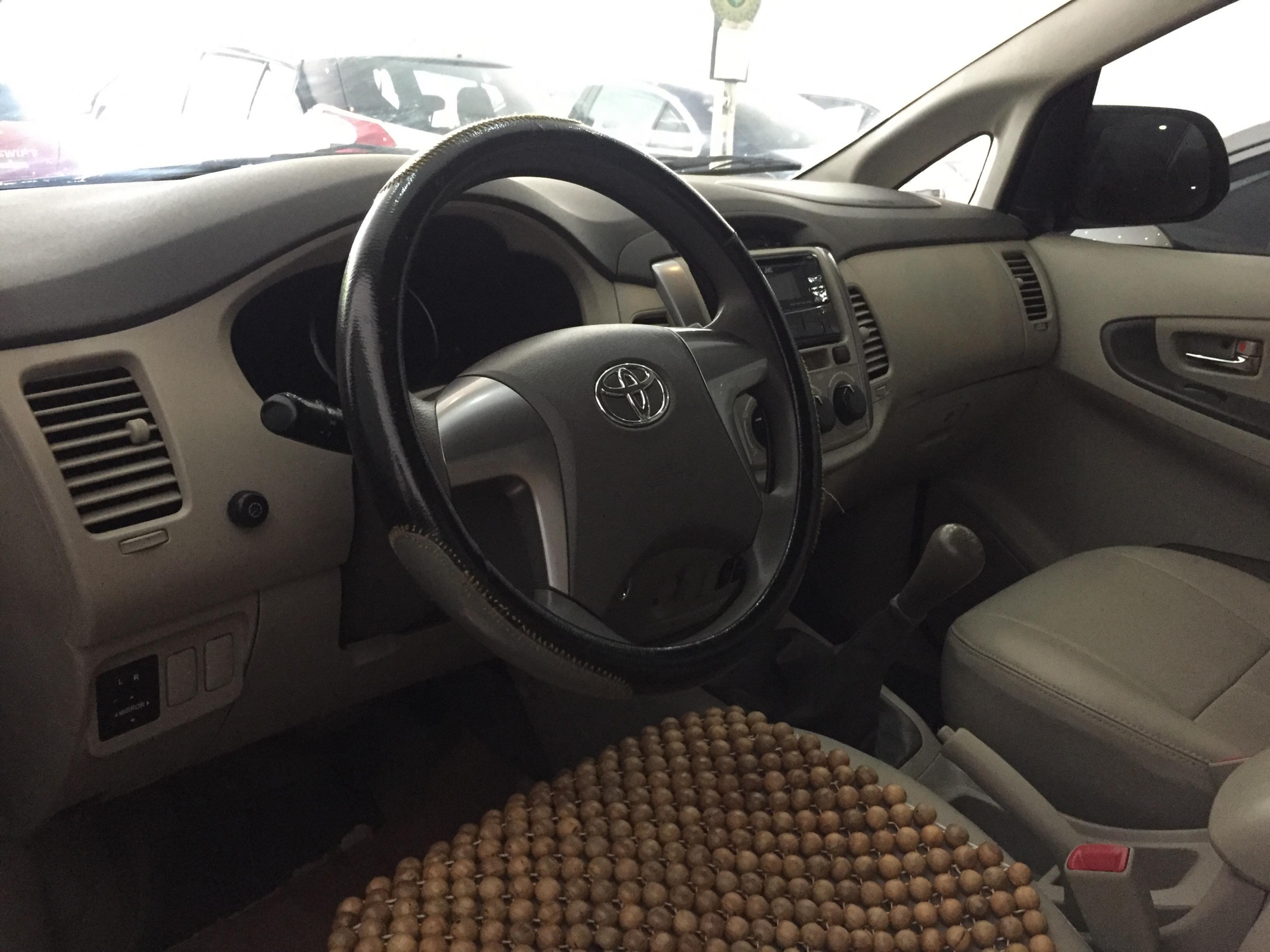 Toyota Innova 2.0E 2015 - 8