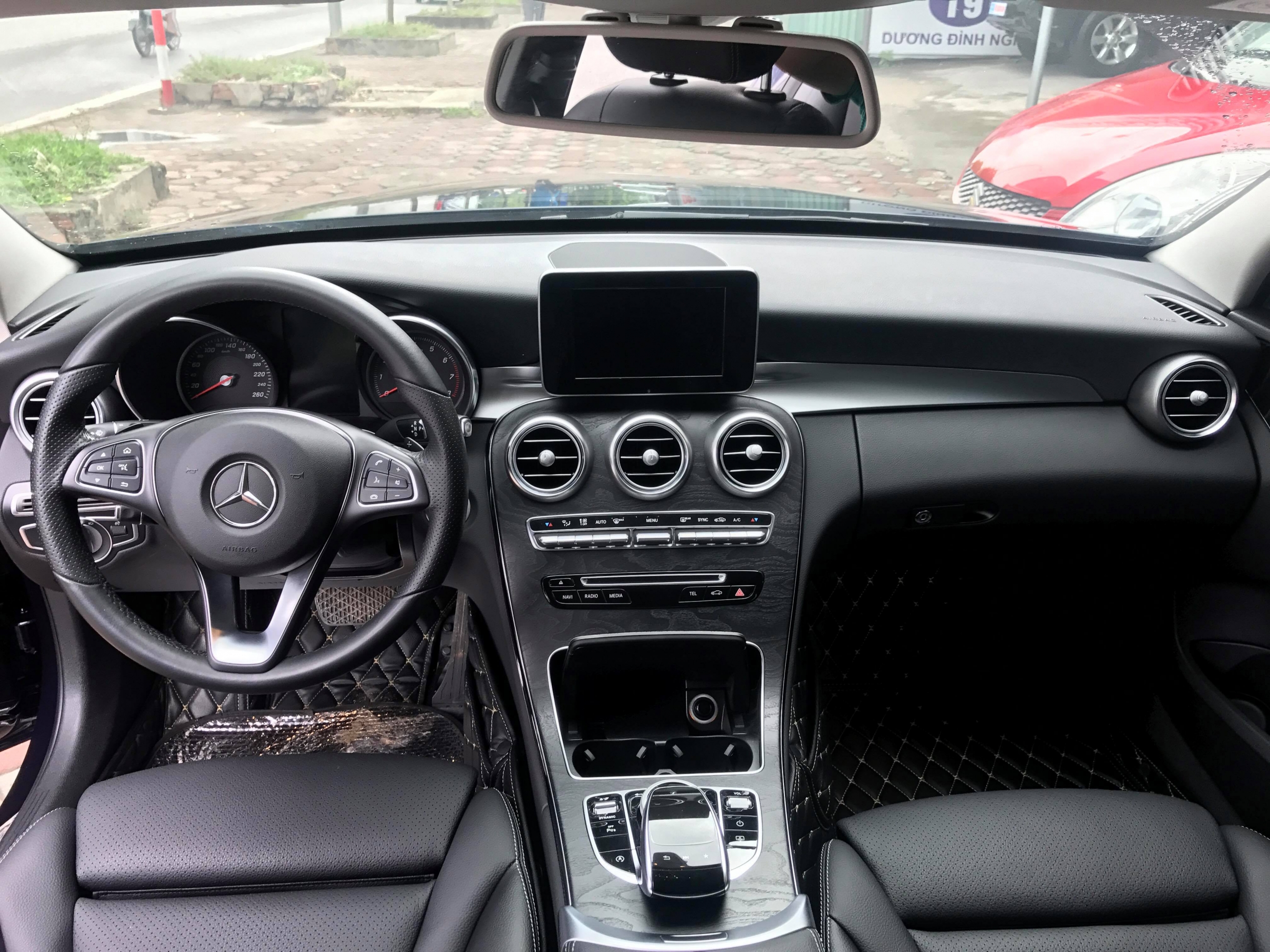Mercedes Benz C200 2017 - 9