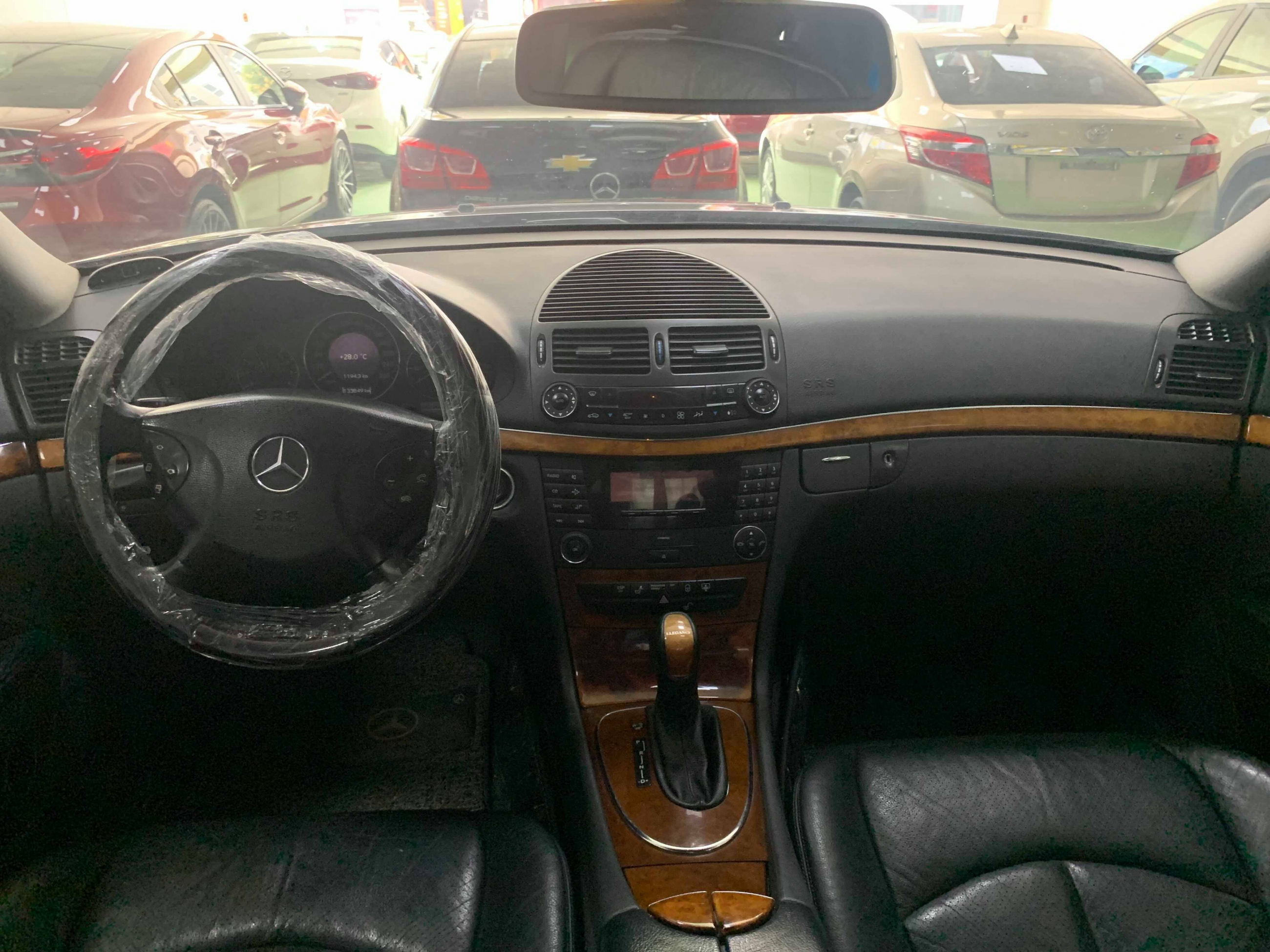 Mercedes Benz E240 2.6AT 2002 - 5
