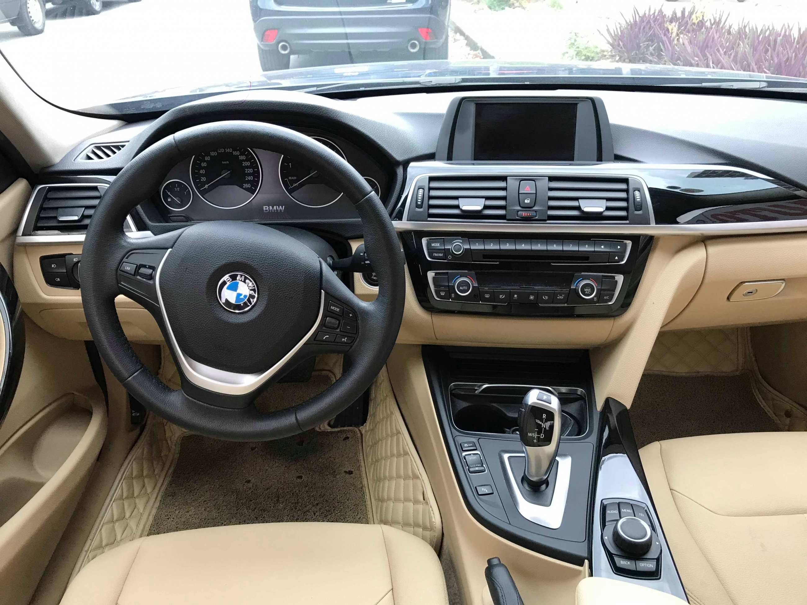 BMW 320i 2016 - 6