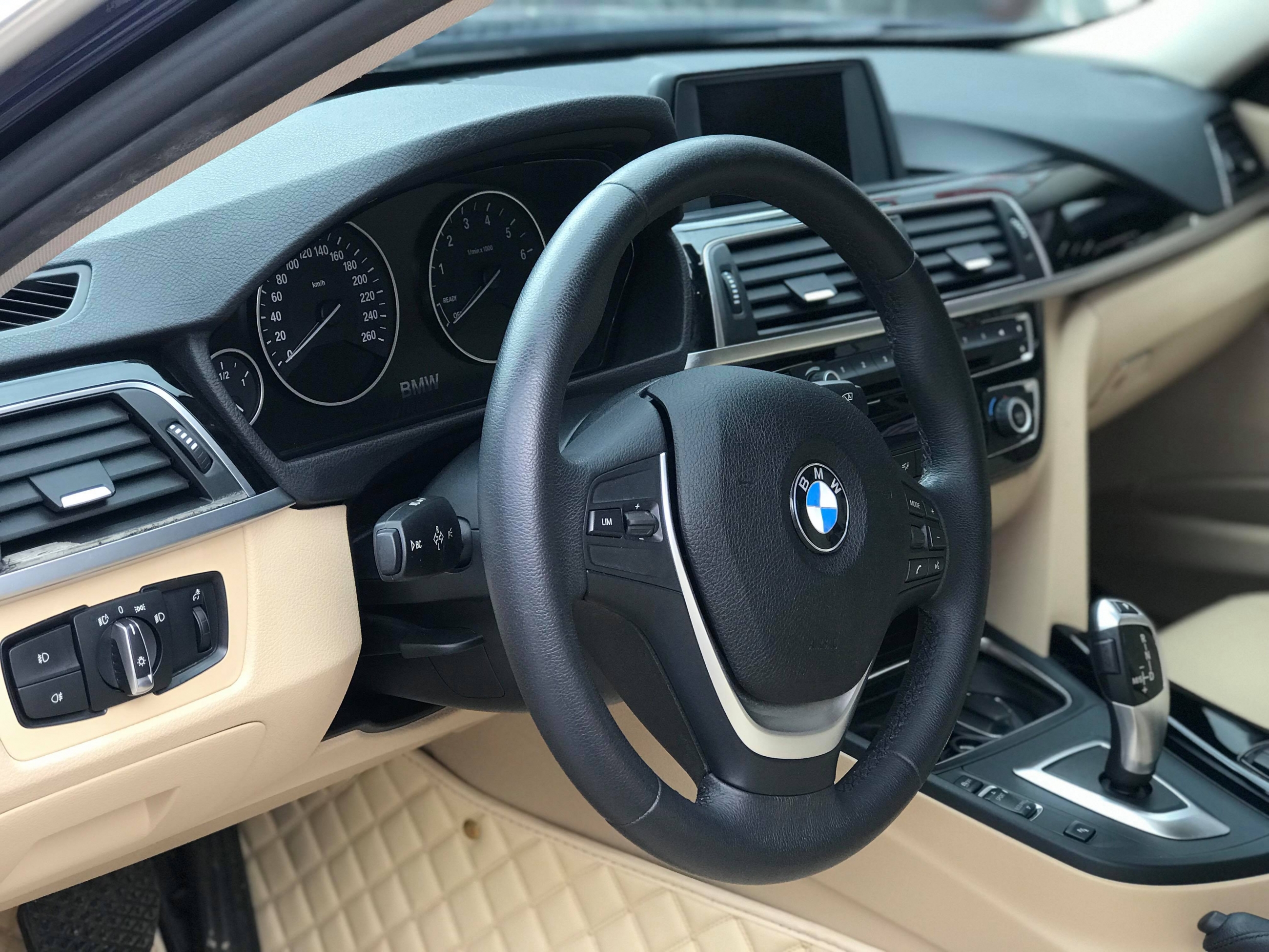 BMW 320i 2016 - 7