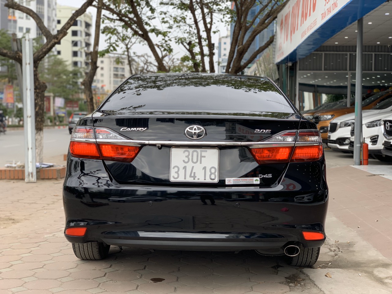 Toyota Camry 2.0E 2018 - 2
