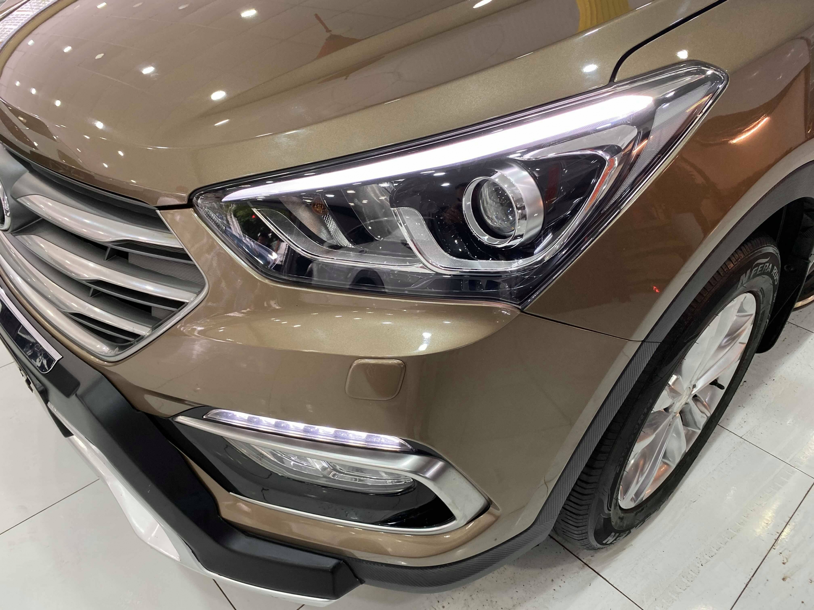 Hyundai Santa-Fe 2.4AT 2018 - 3