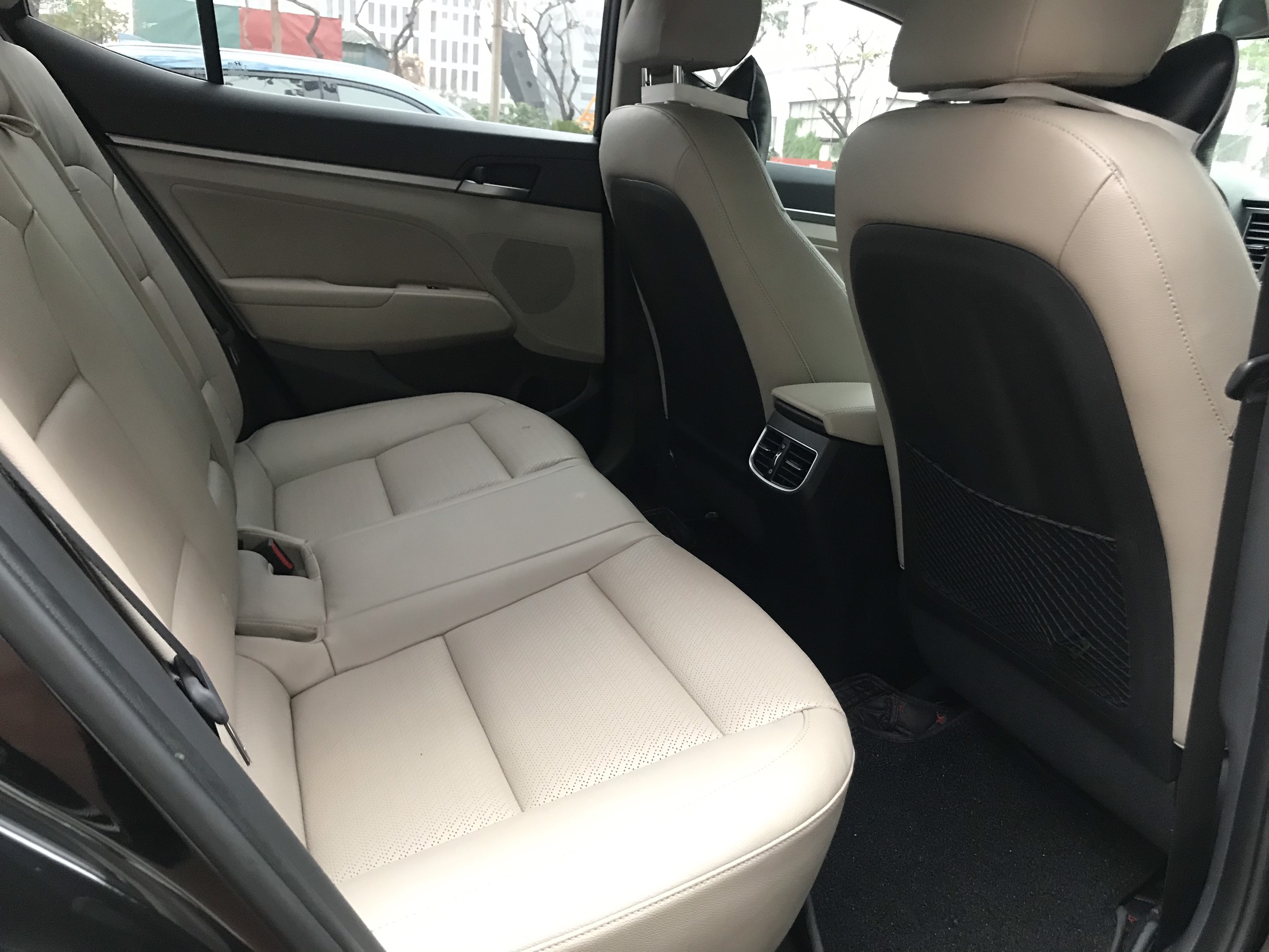 Hyundai Elantra 1.6AT 2018 - 10