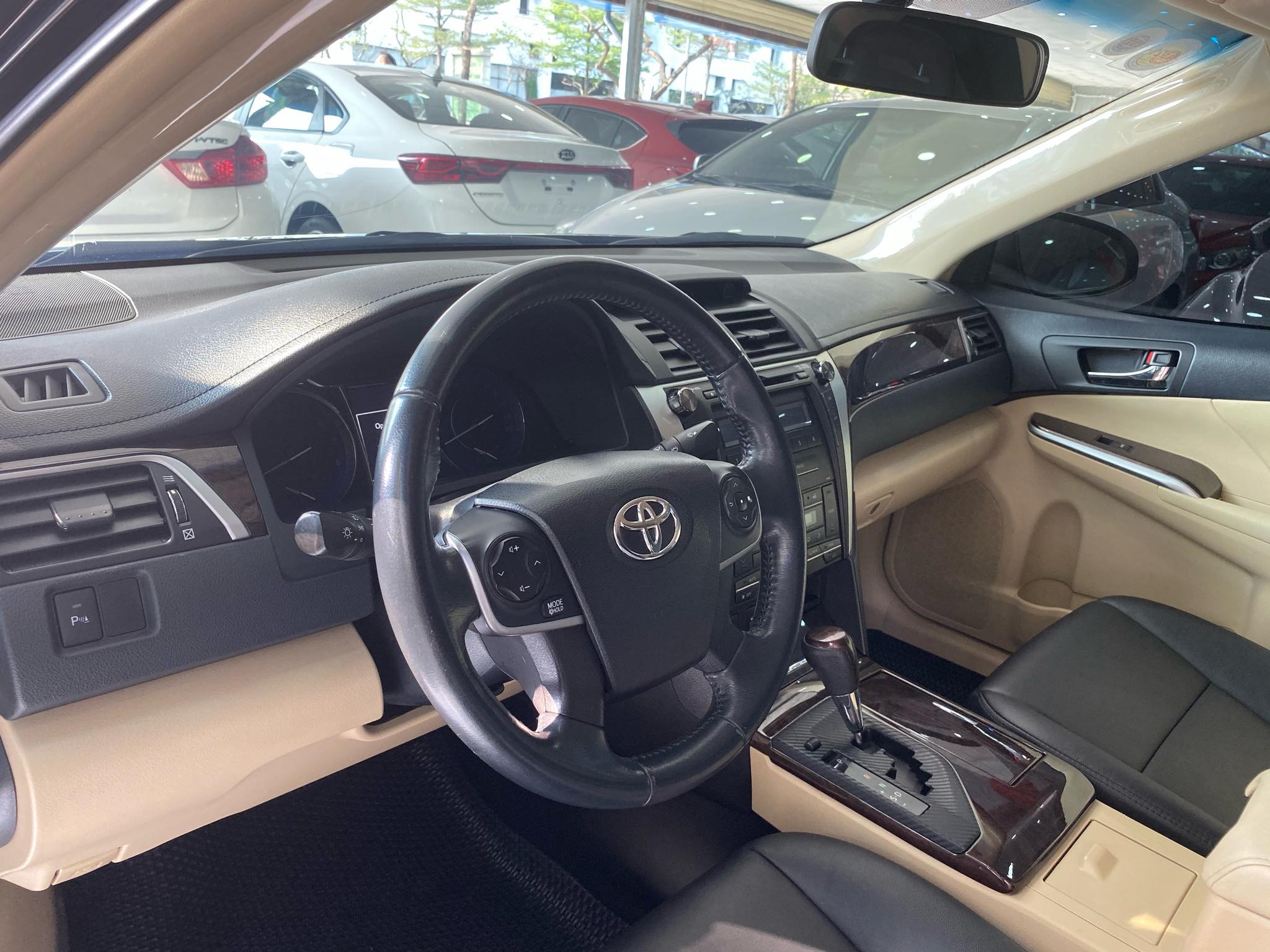 Toyota Camry 2.0E 2015 - 7