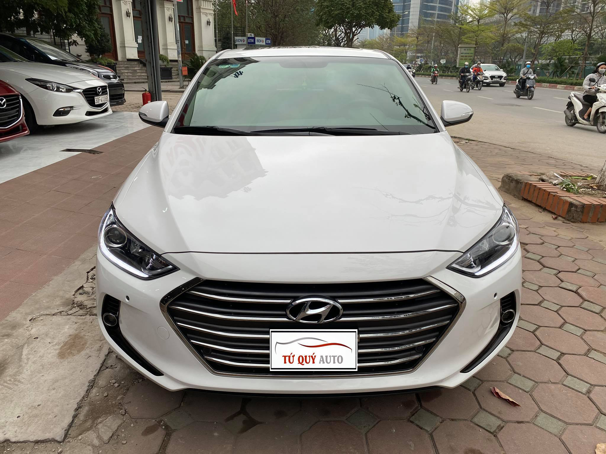 Xe Hyundai Elantra 2.0AT 2018 - Trắng