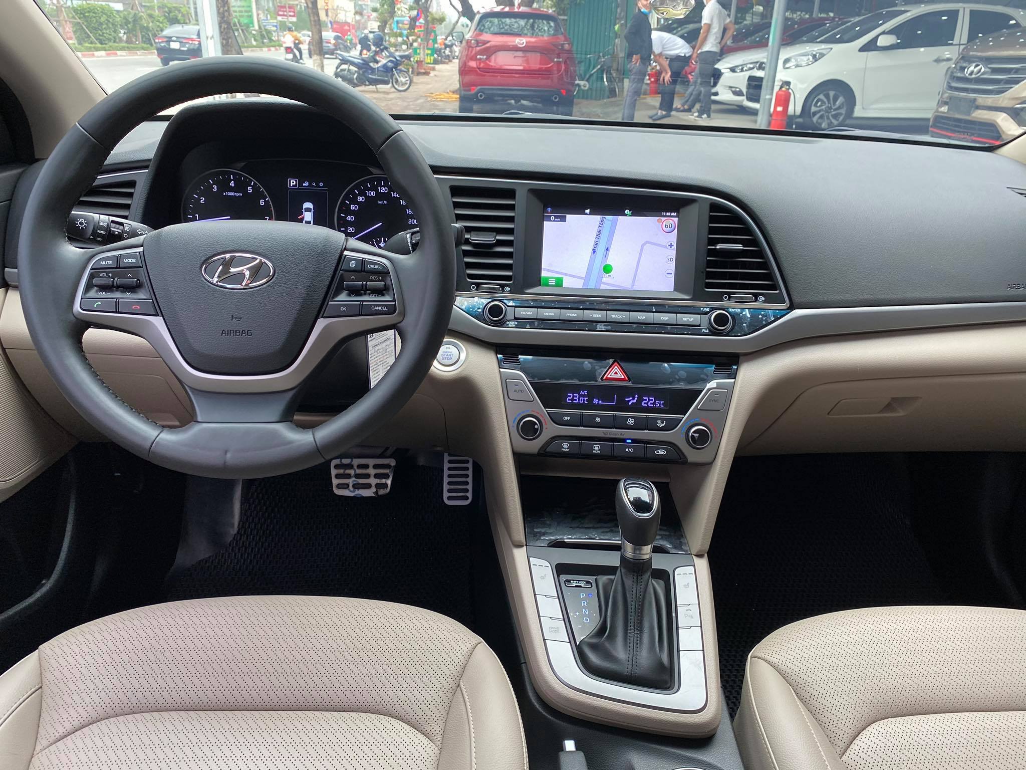 Hyundai Elantra 2.0AT 2018 - 6