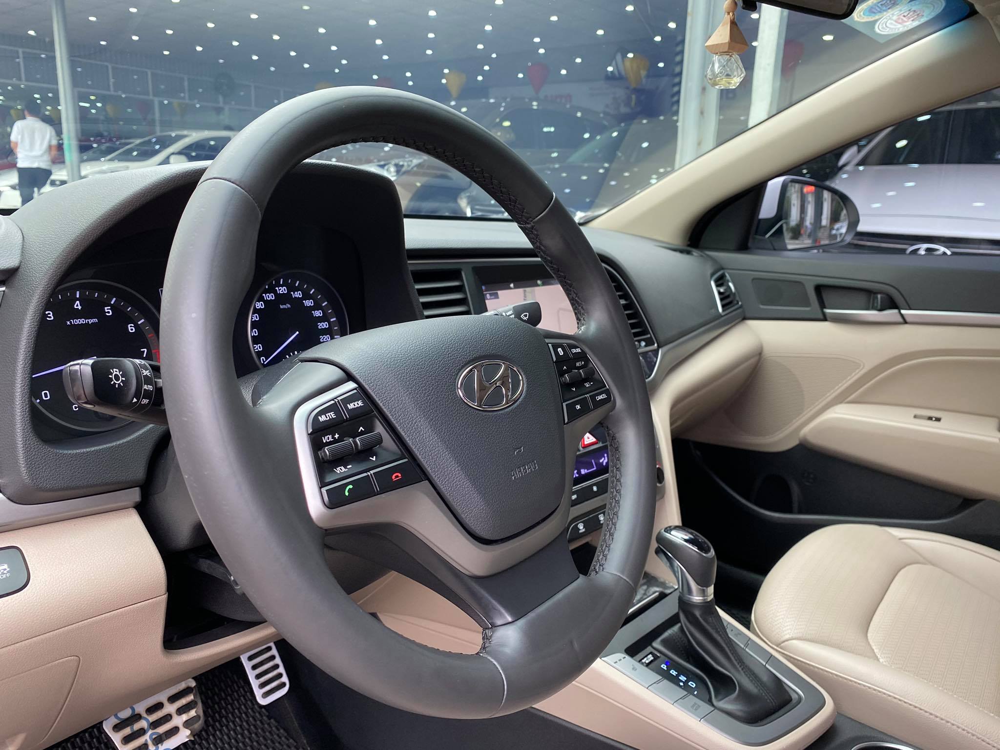 Hyundai Elantra 2.0AT 2018 - 7