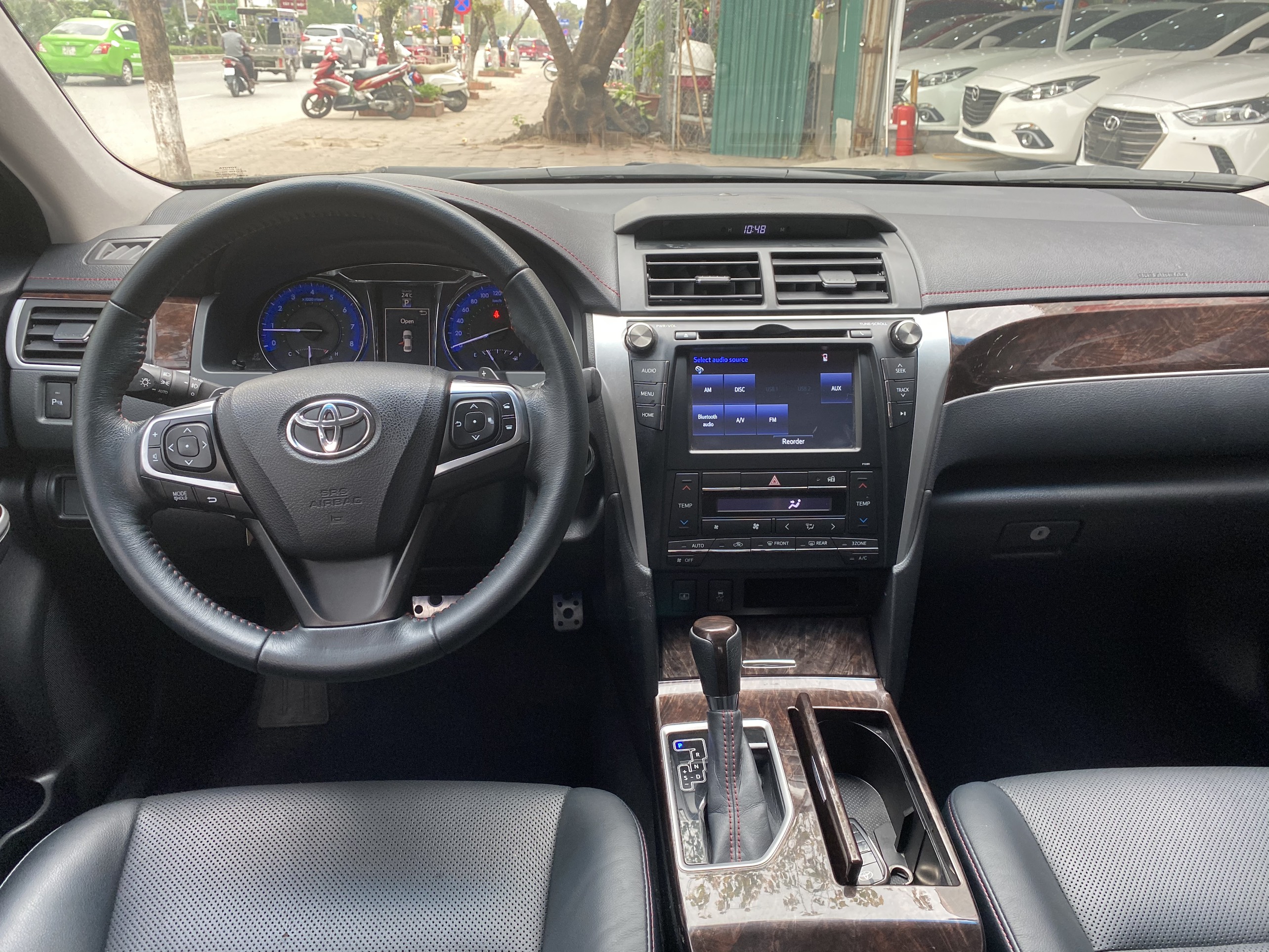 Toyota Camry 2.5Q 2017 - 6