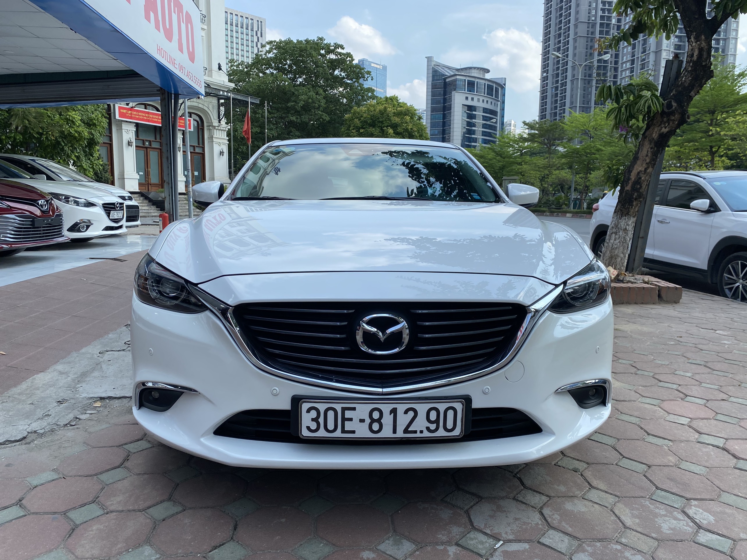 Xe Mazda 6 2.0AT Premium 2017 - Trắng