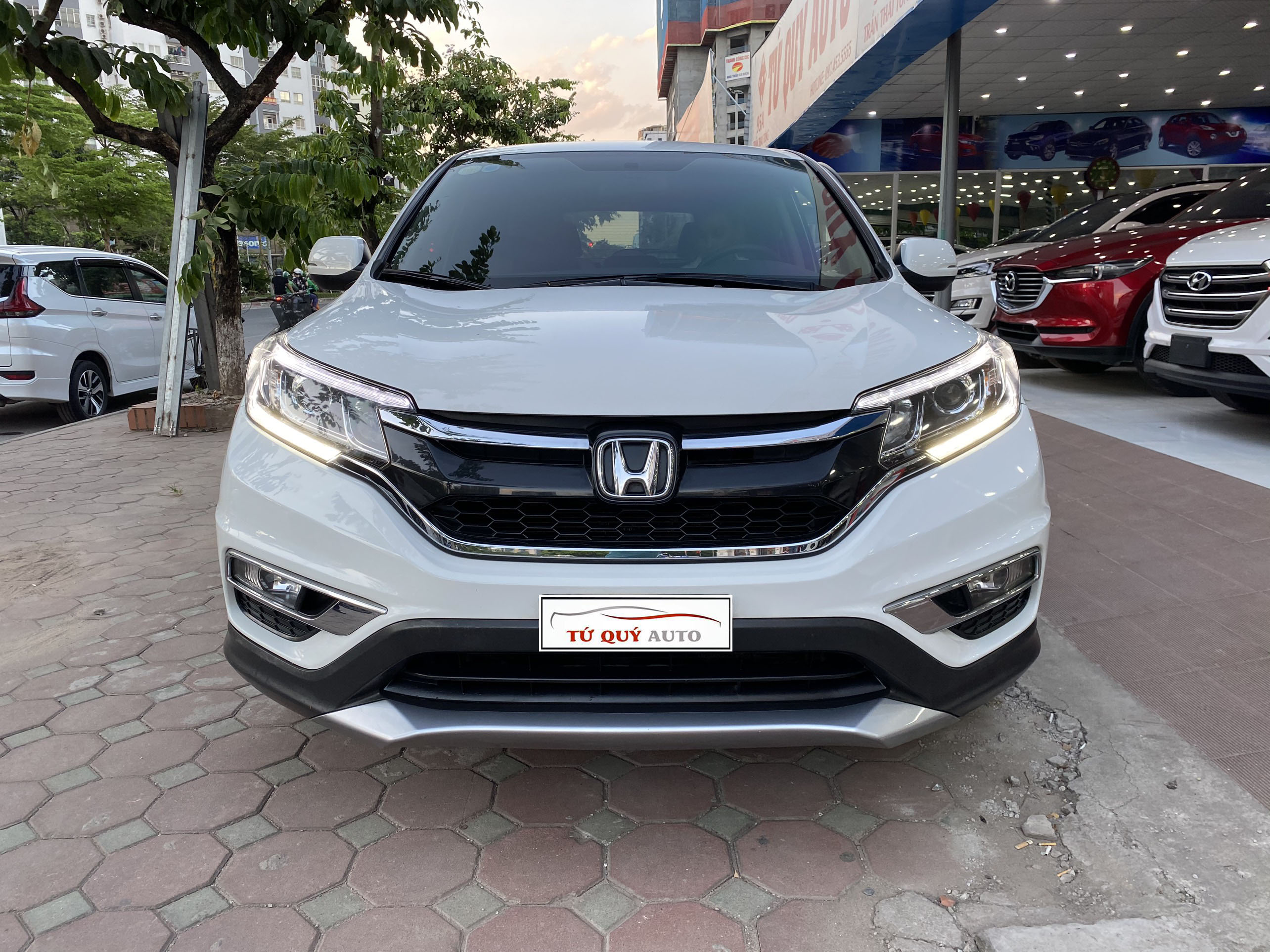 2015 Honda CRV Touring Mechanical and Interior Features