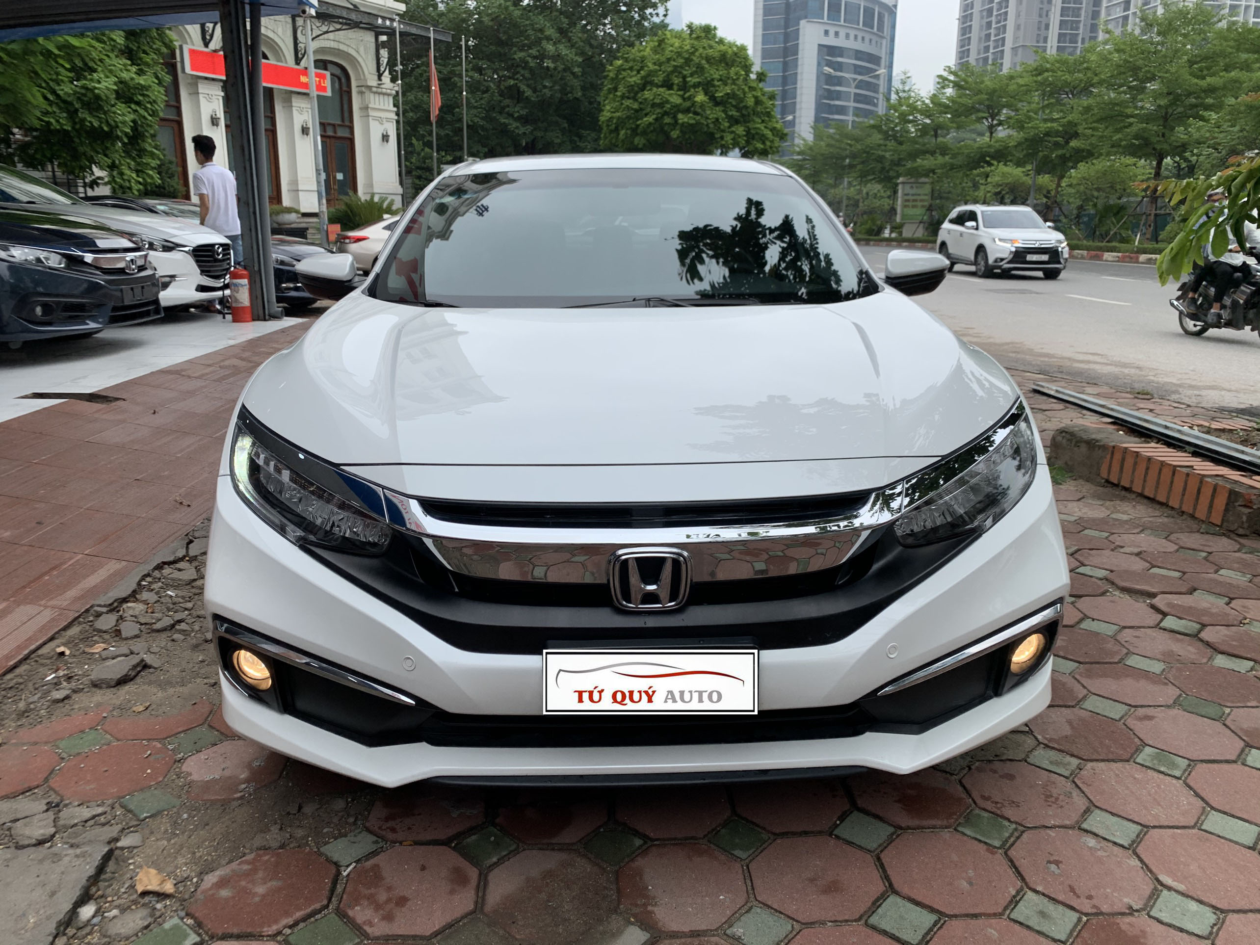 Xe Honda Civic 1.8G 2019 - Trắng