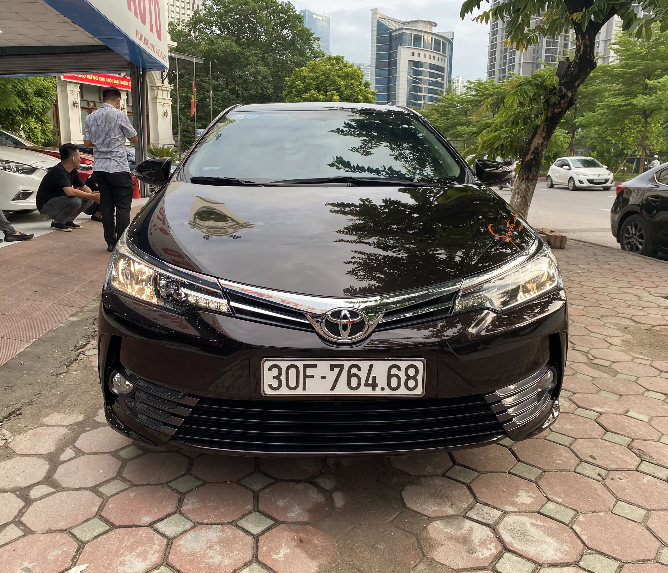 Xe Toyota Corolla altis 1.8G 2019 - Nâu Đen