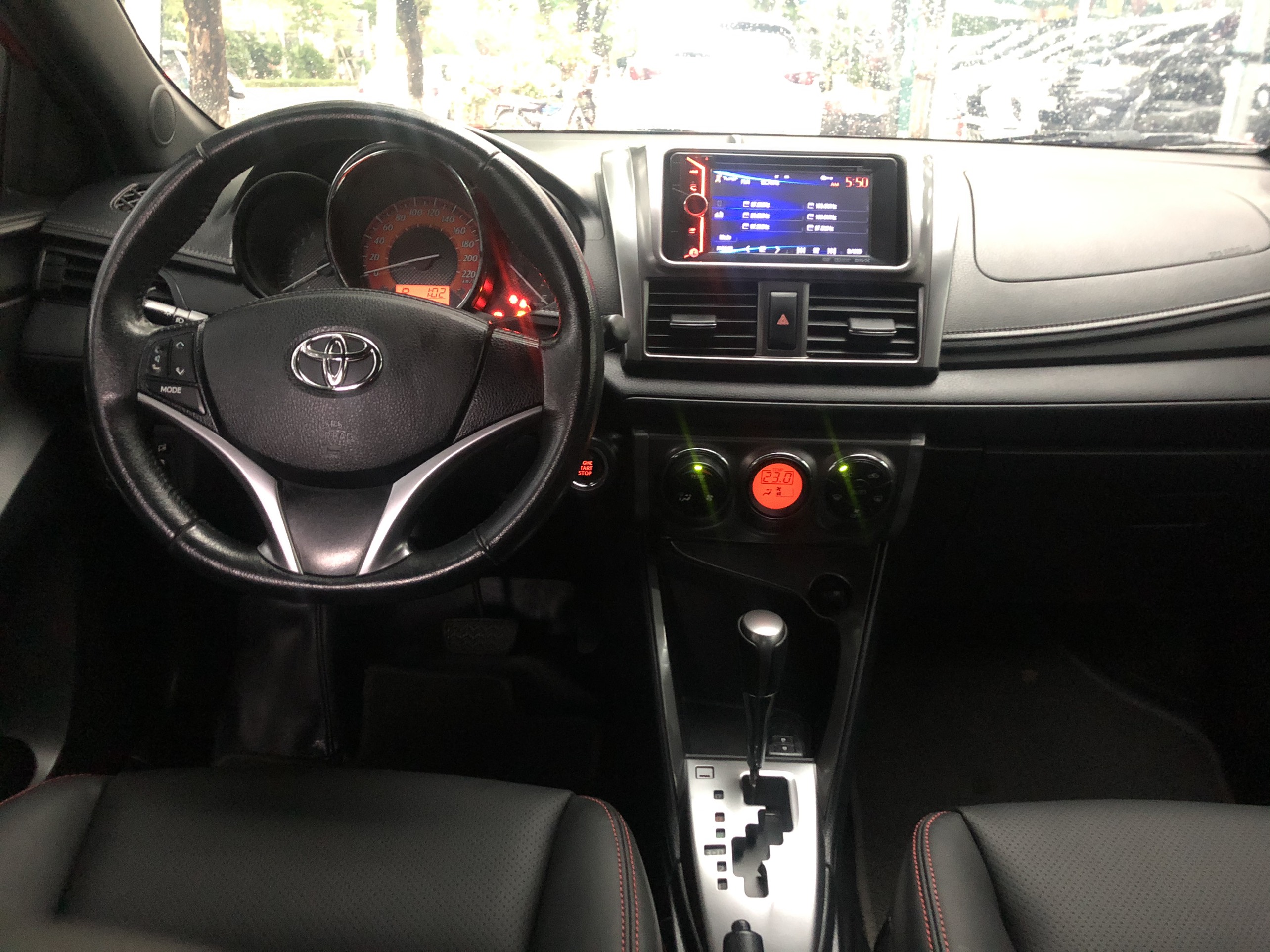 Toyota Yaris 1.3G 2014 - 6