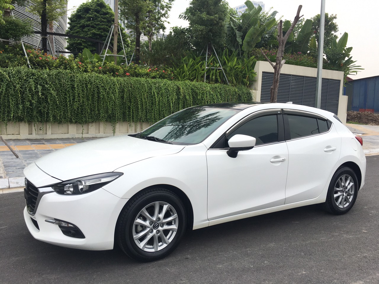 Mazda 3 HB 1.5AT 2018 - 3