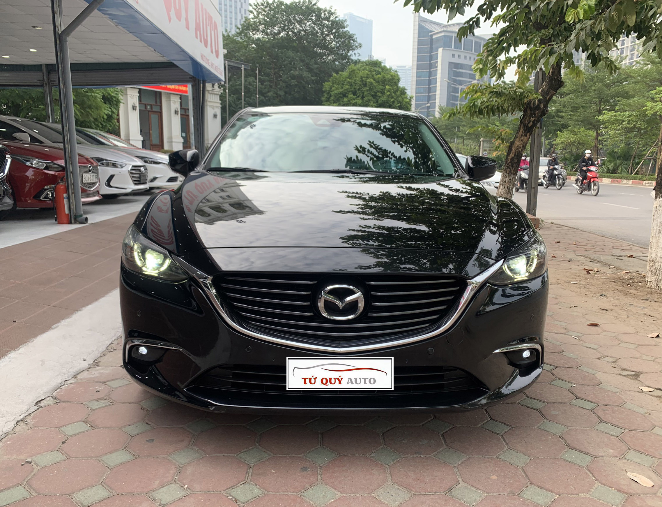 Xe Mazda 6 Premium 2.0 AT 2018 - Đen