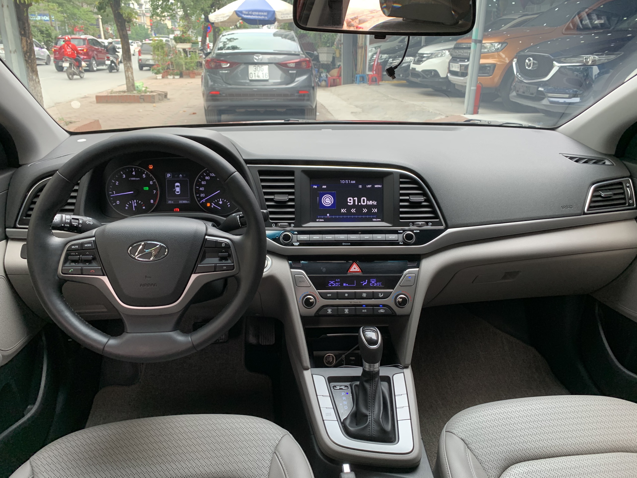 Hyundai Elantra 1.6AT 2016 - 6