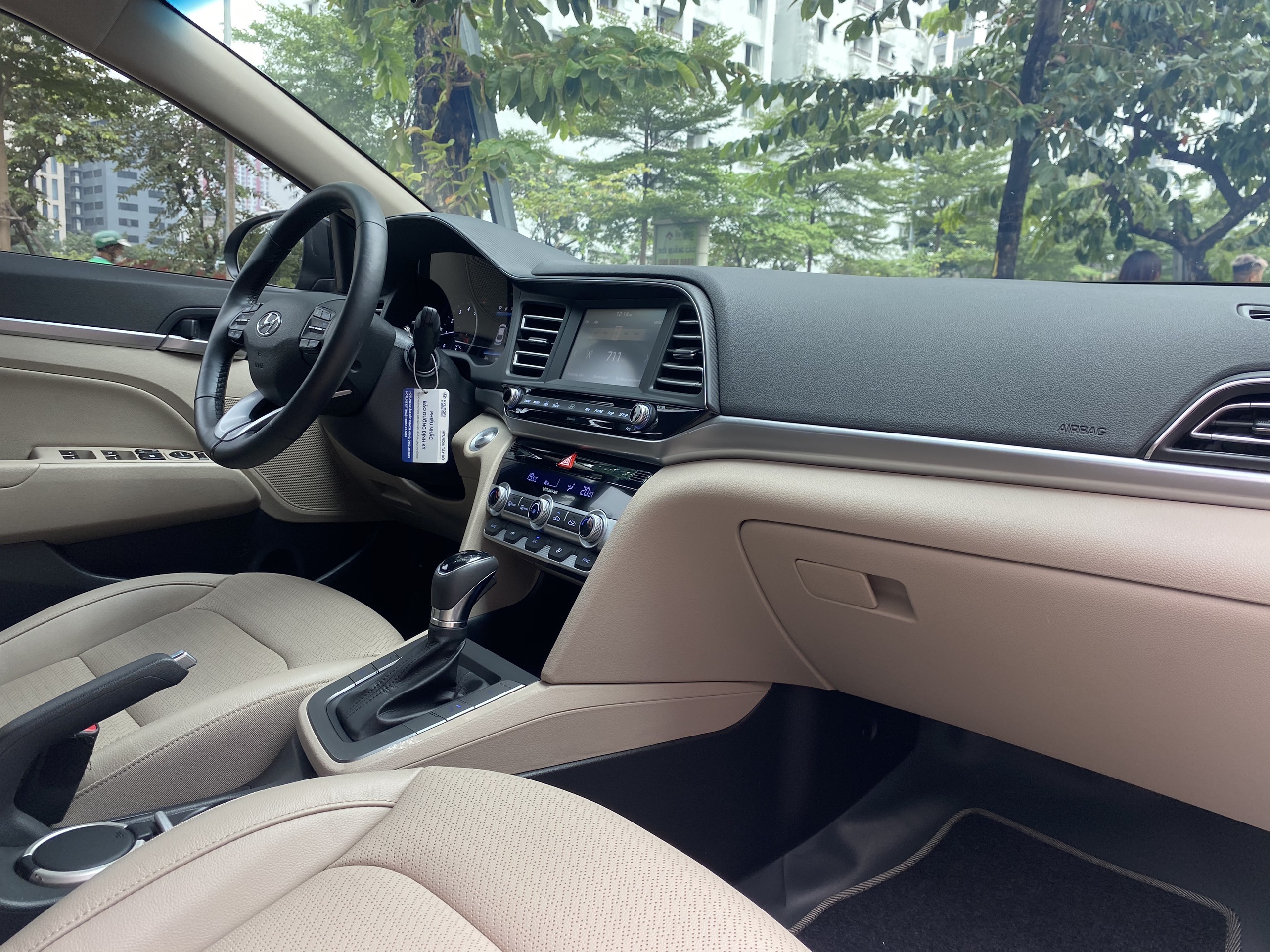 Hyundai Elantra 2.0AT 2019 - 8