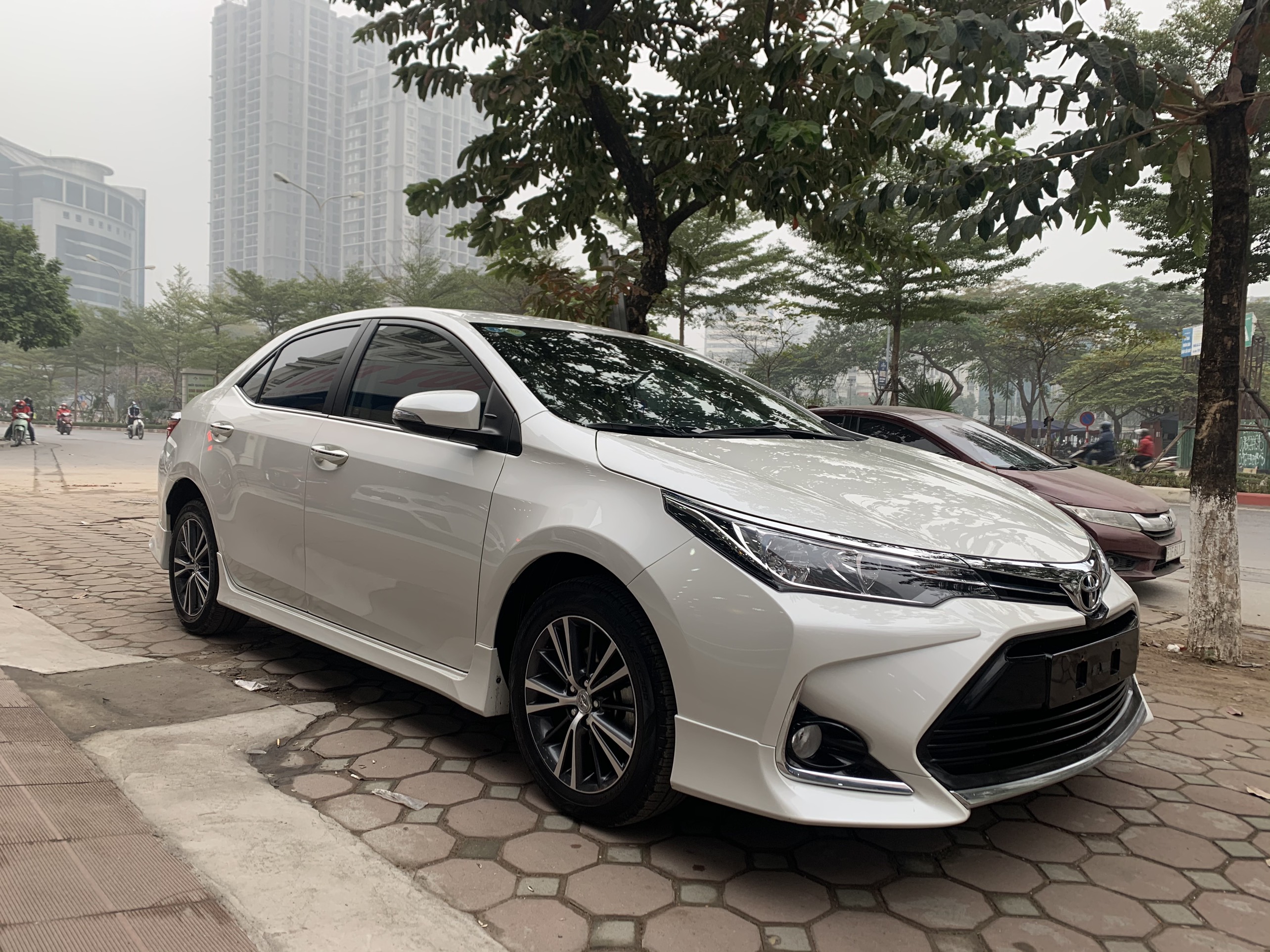 Toyota Altis 1.8E 2020 - 6