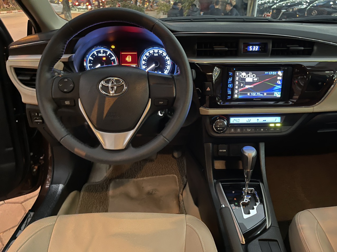 Toyota Altis 1.8G 2015 - 6