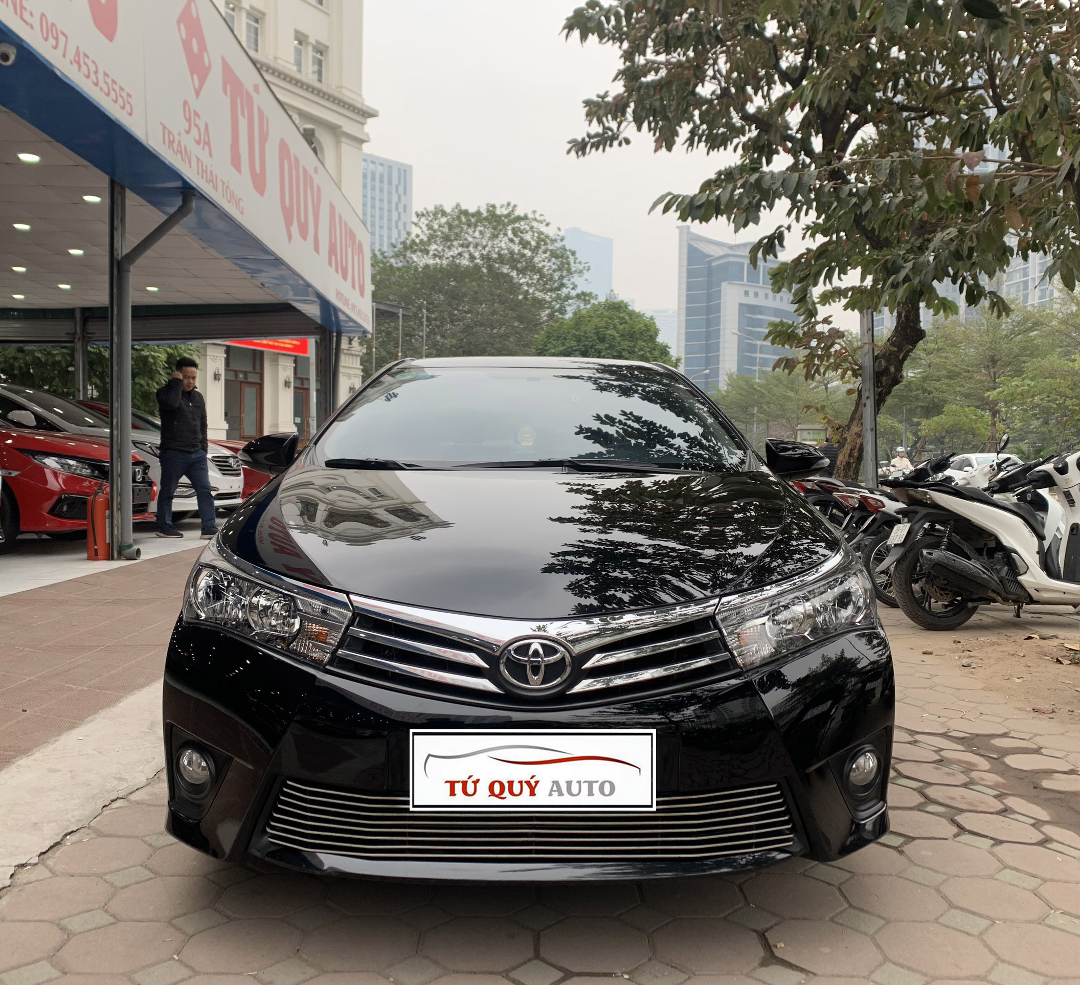 Xe Toyota Corolla altis 1.8G 2015 - Đen