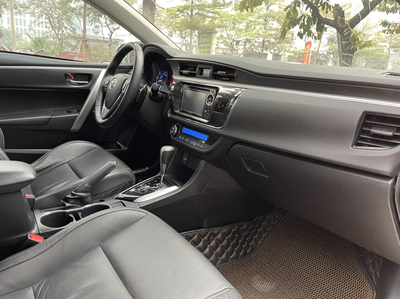 Toyota Corolla Altis 2.0V 2015 - 9