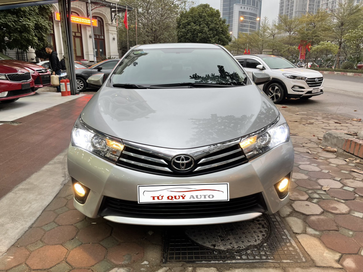 Xe Toyota Corolla altis 1.8G 2016 - Bạc