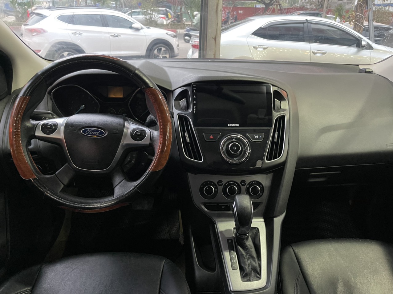 Ford Focus 1.6AT 2013 - 7