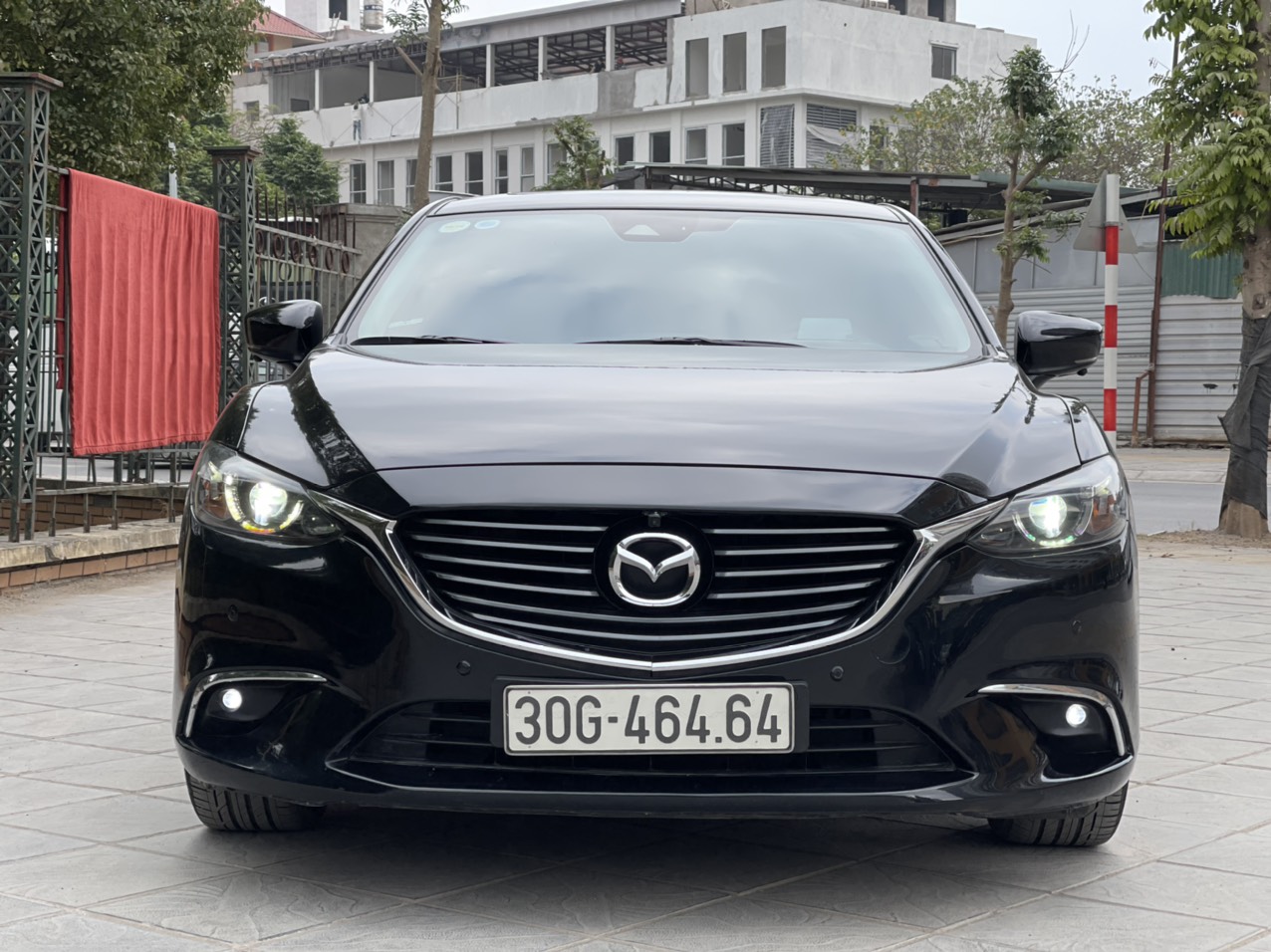 Xe Mazda 6 Premium 2.0AT 2018 - Đen
