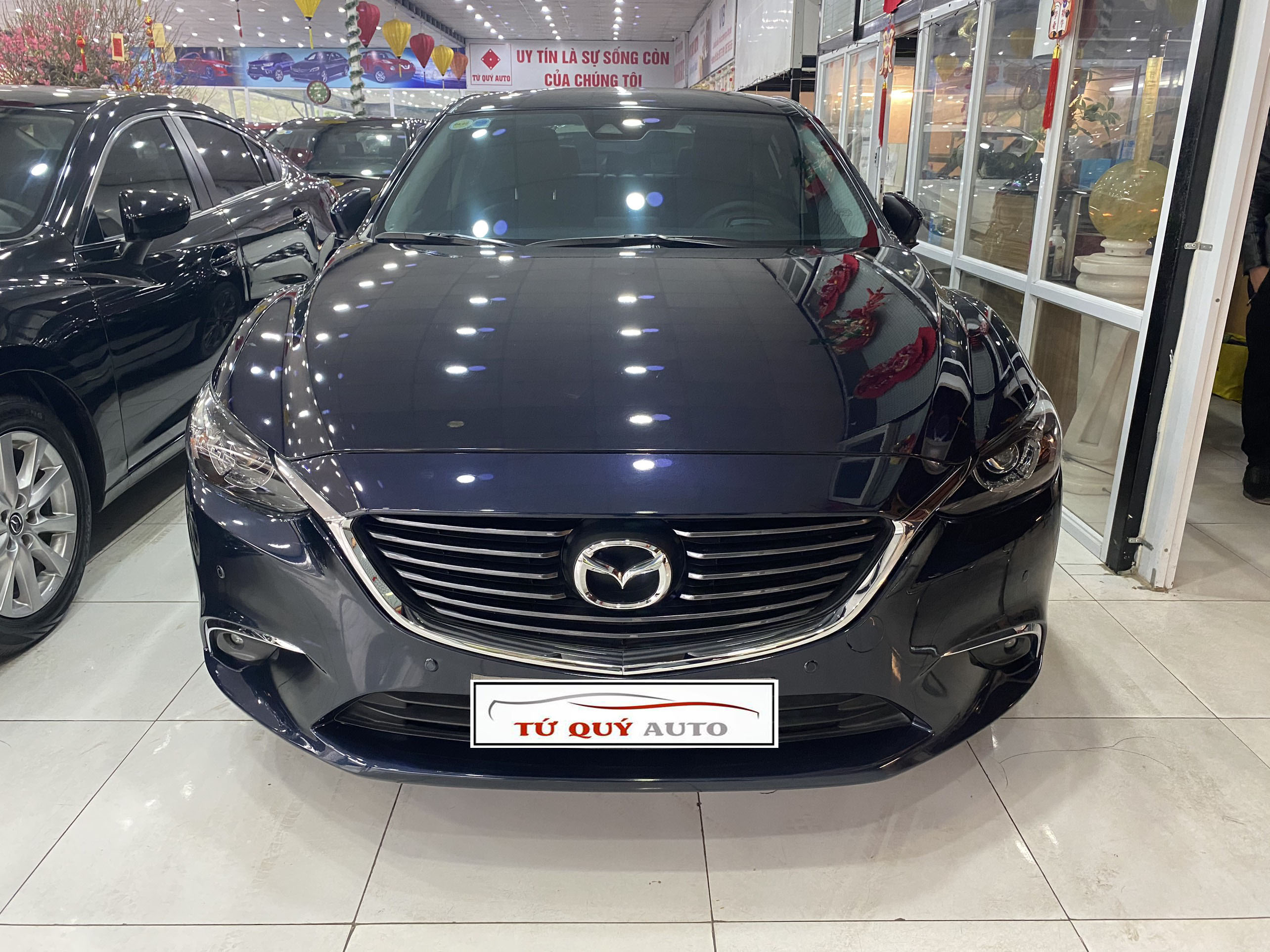 Xe Mazda 6 Premium 2.0AT 2018 - Xanh Đen