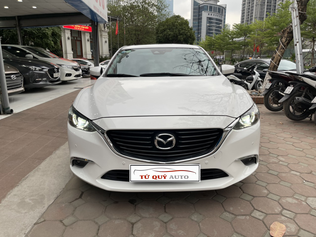 Xe Mazda 6 Premium 2.0AT 2019 - Trắng