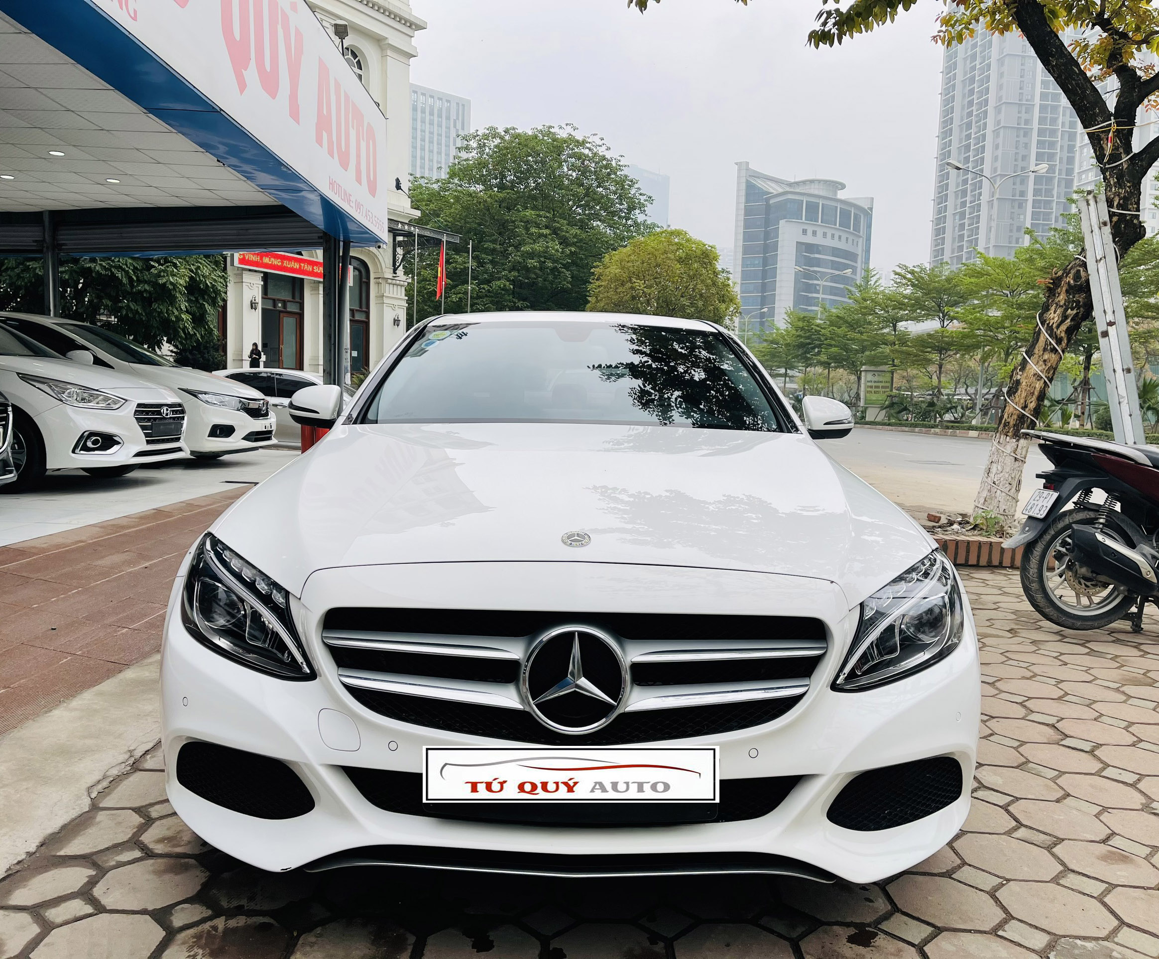 Xe Cũ] Mercedes-Benz C200 2018 Trắng/Đen - Mercedes Hà Nội