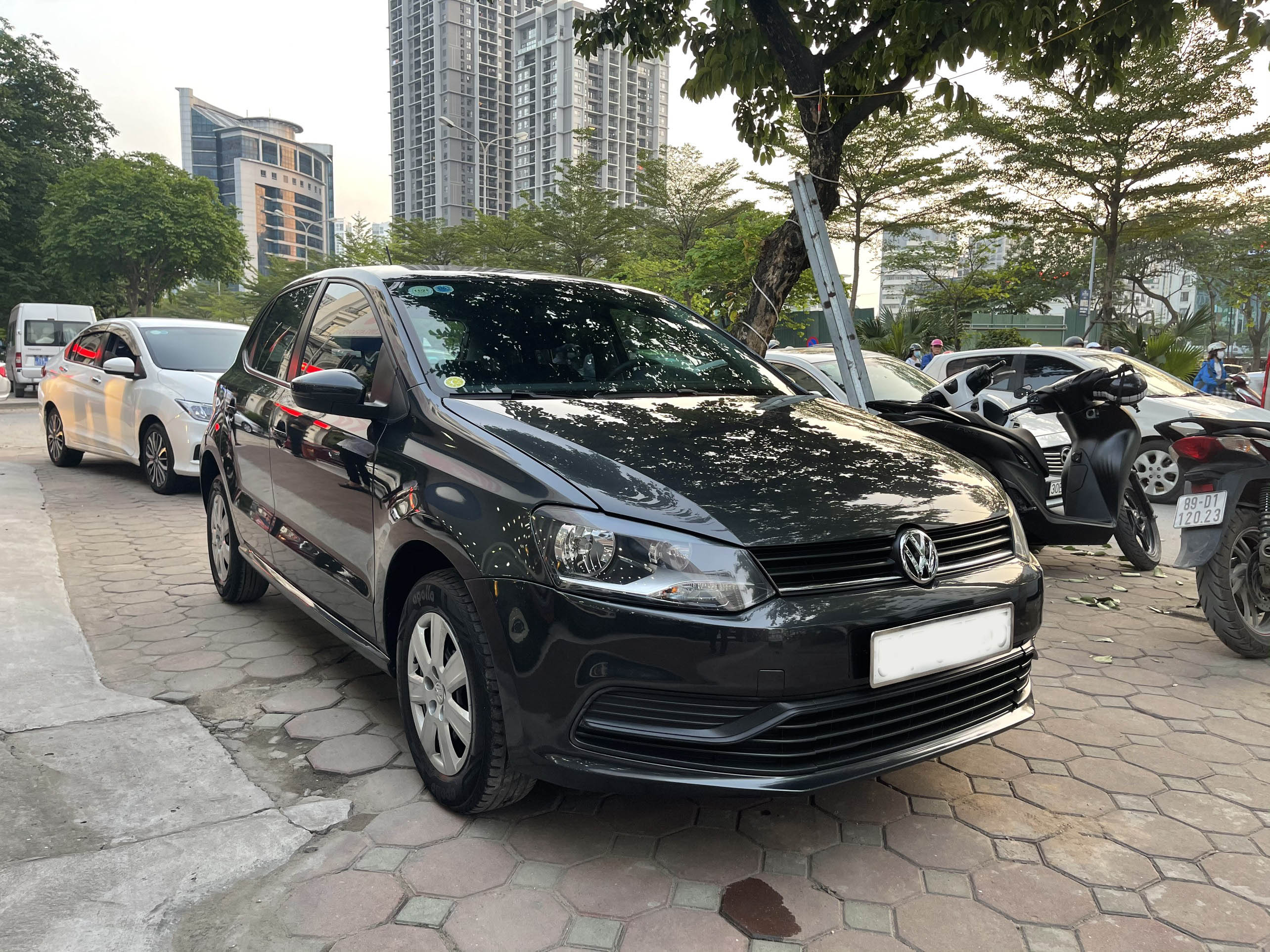 Volkswagen Polo 1.6AT 2016 - 5