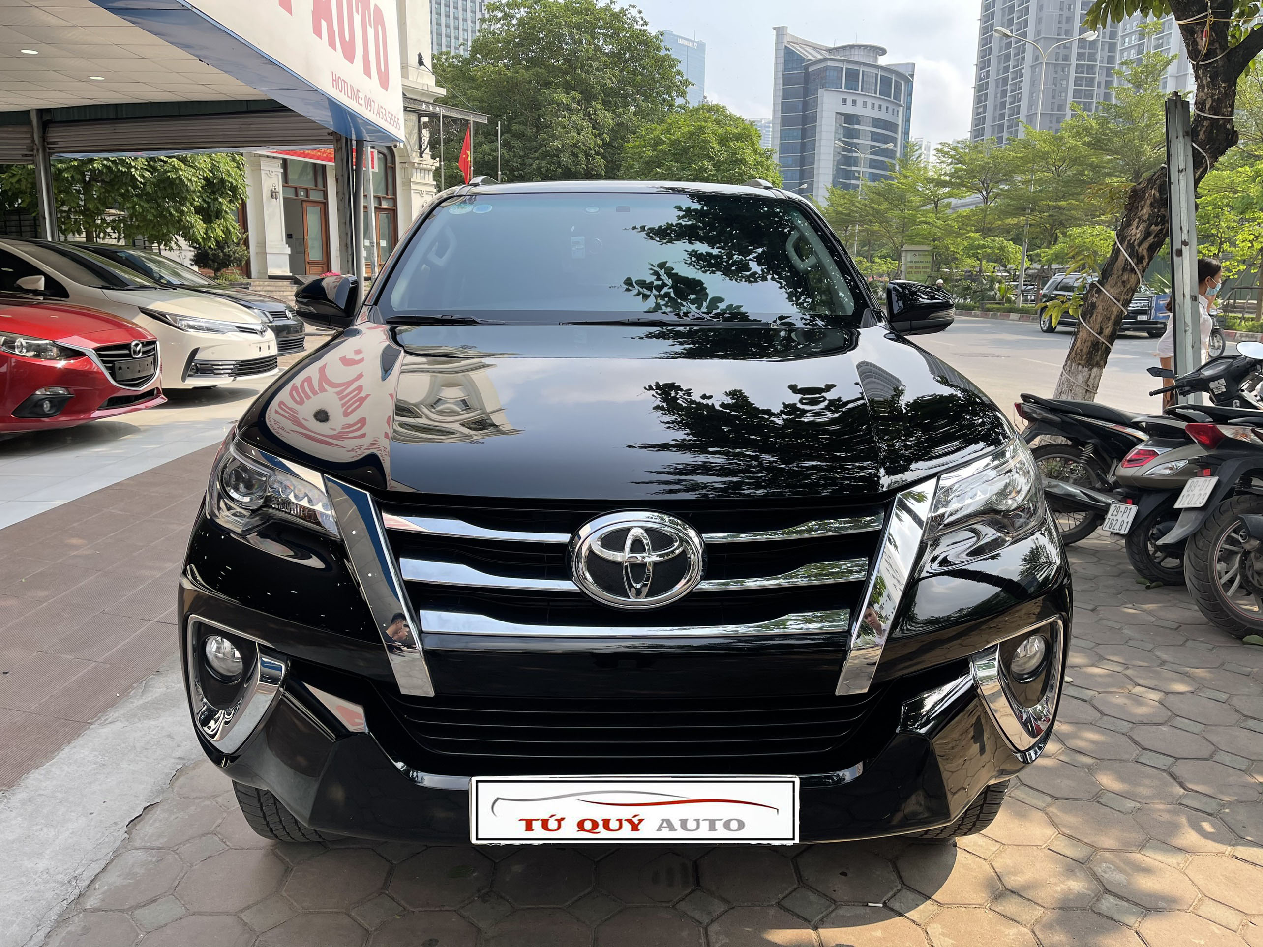 Xe Toyota Fortuner 2.8AT 2019 - Dầu 2 cầu