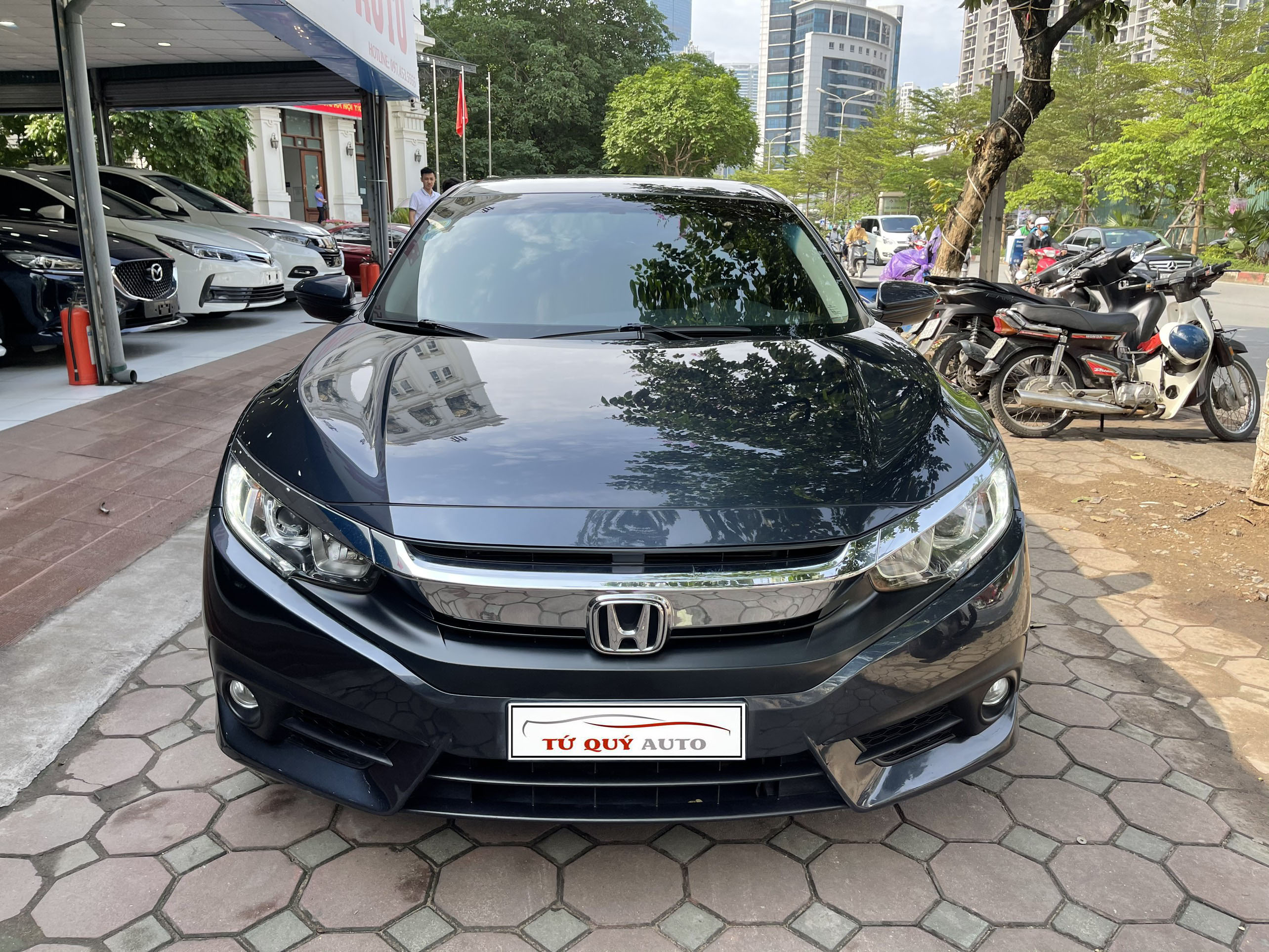 Xe Honda Civic 1.8E 2018 - Xanh Đen