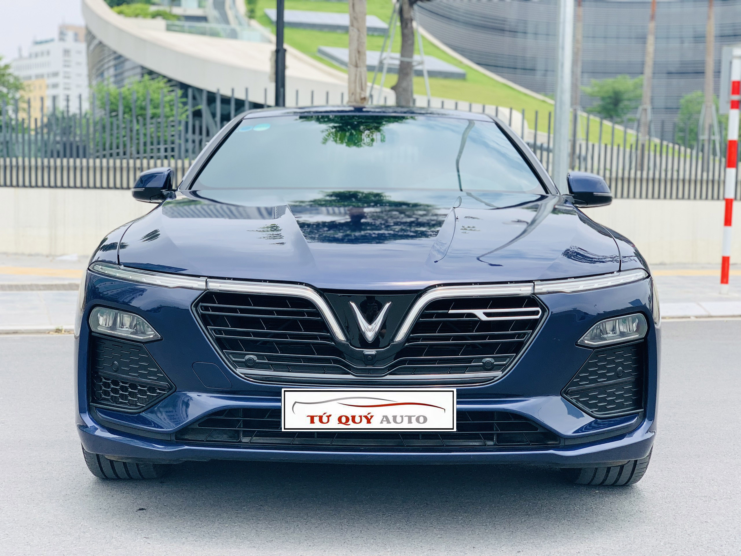 Xe VinFast Lux A 2.0 2019 - Xanh