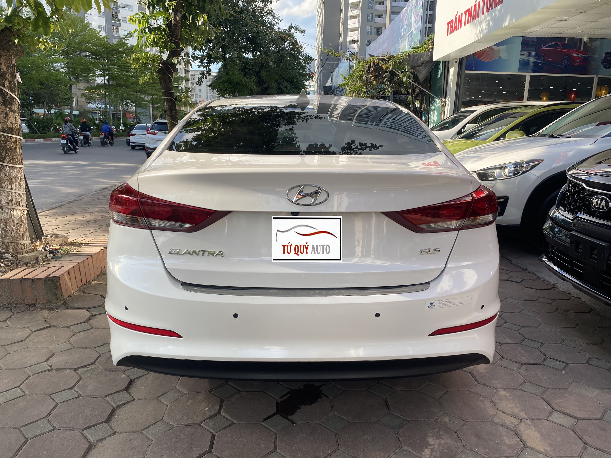 Hyundai Elantra 1.6AT 2018 - 2