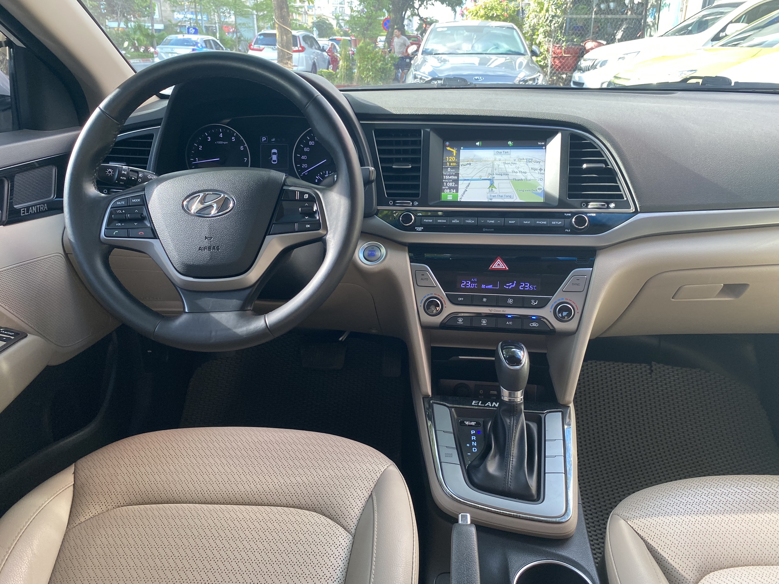 Hyundai Elantra 1.6AT 2018 - 6