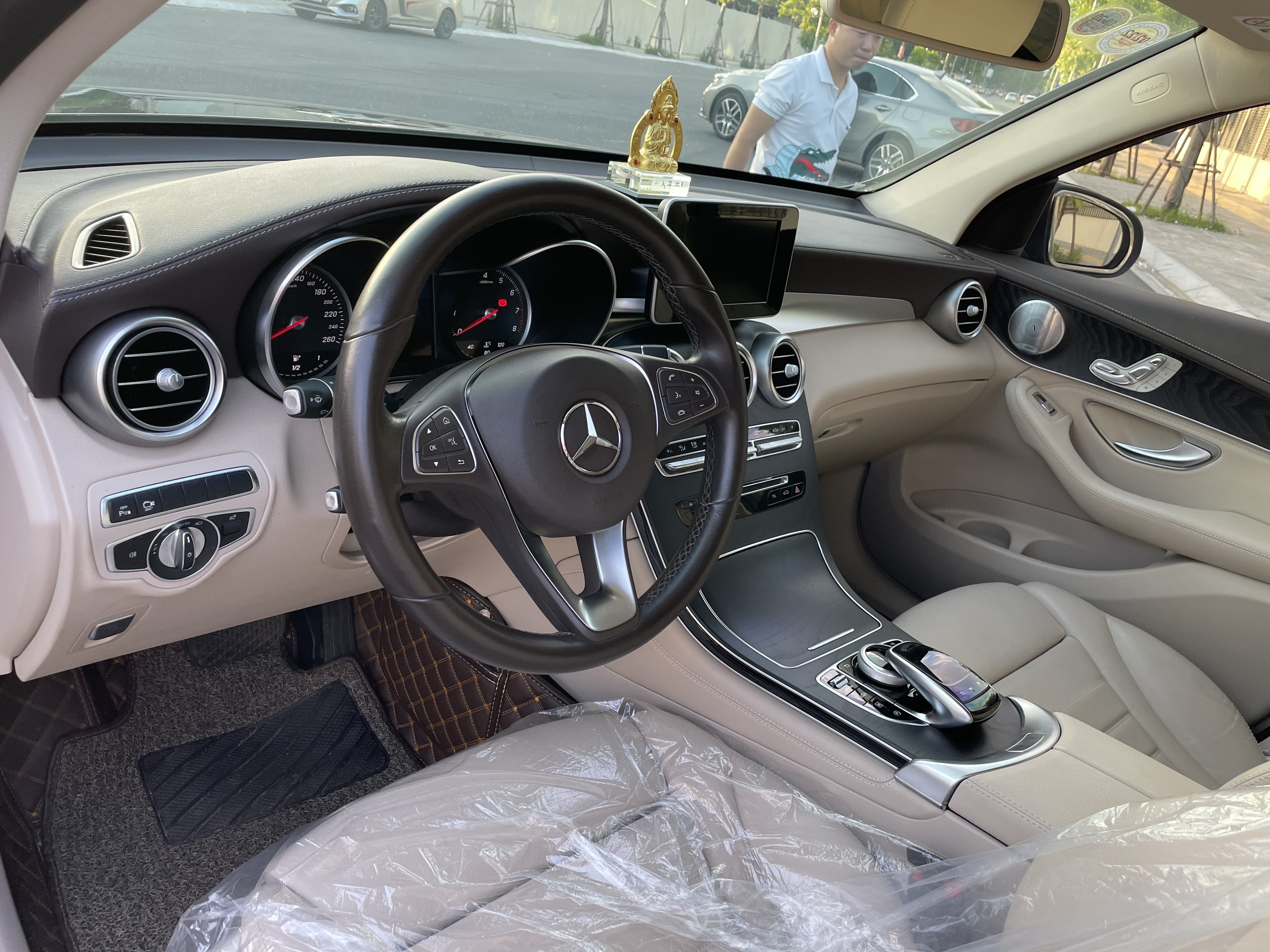 Mercedes GLC300 2019 - 8