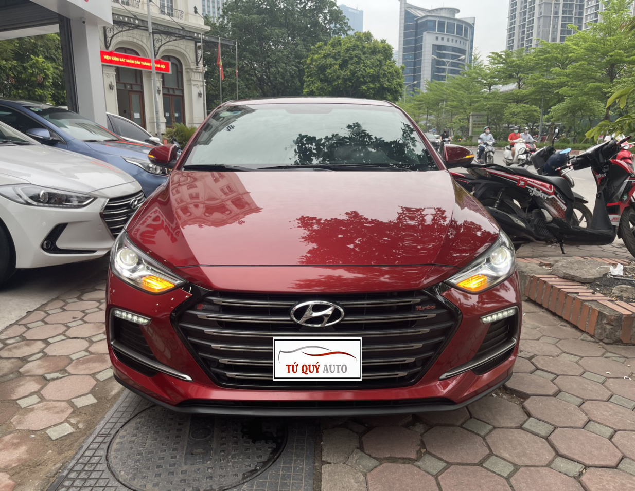 Xe Hyundai Elantra 1.6 Sport 2018 - Đỏ