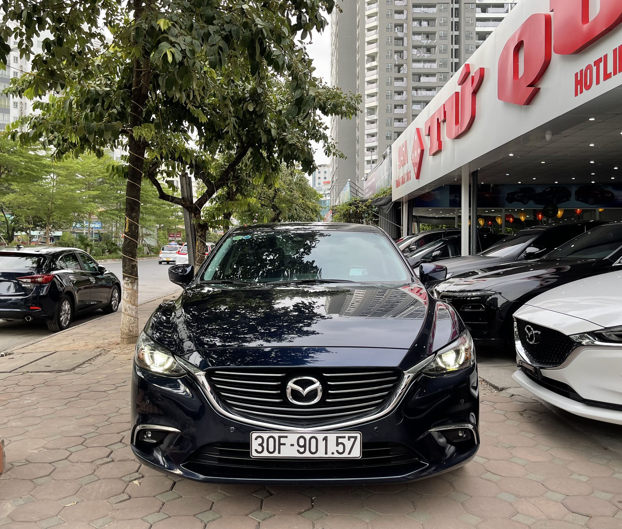 Xe Mazda 6 Premium 2.0AT 2019 - Xanh Đen
