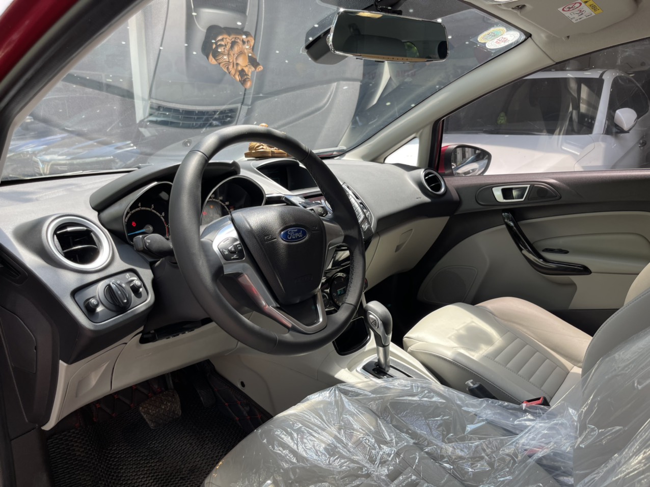 Ford Fiesta 1.5AT 2016 - 7