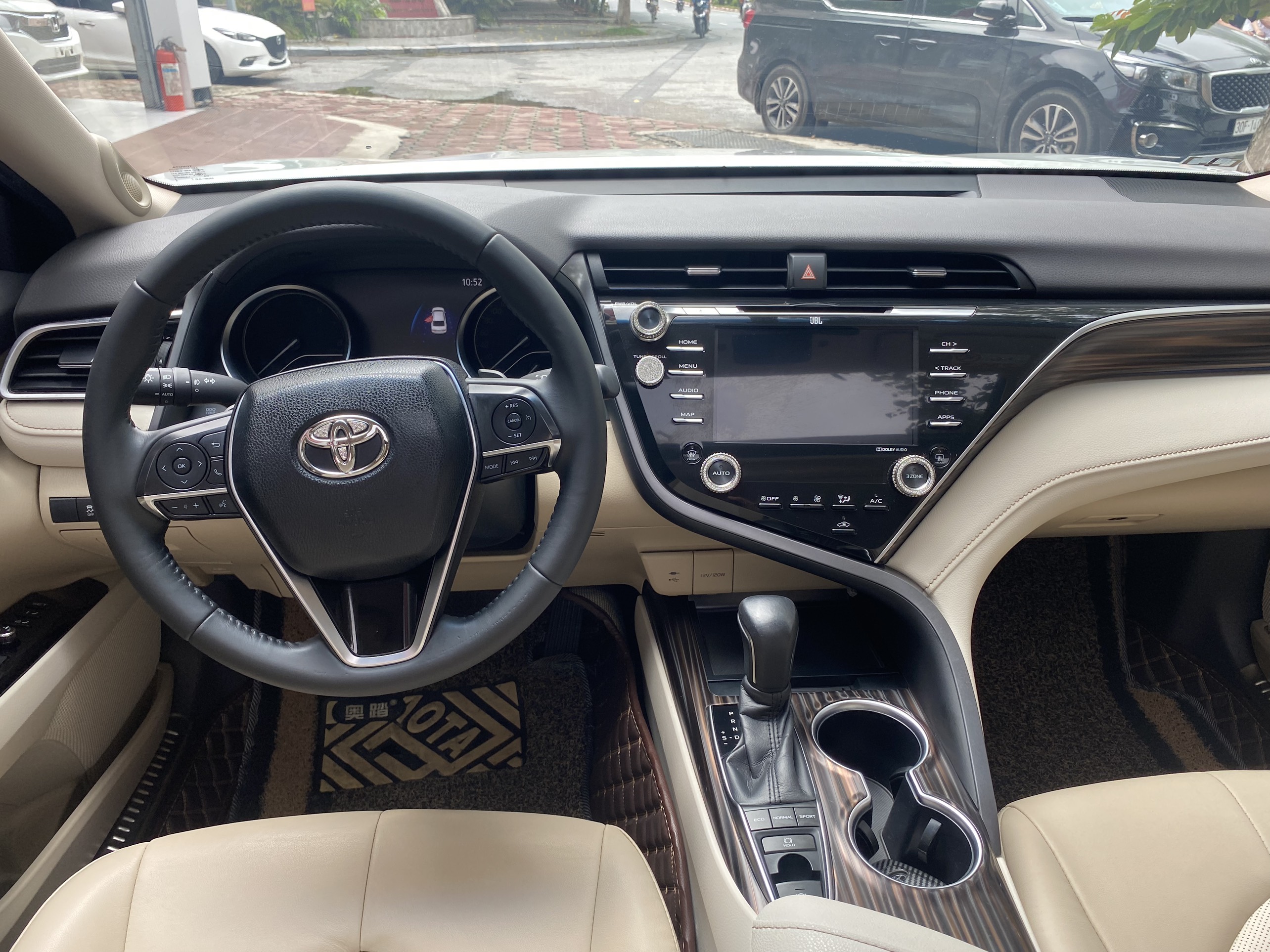 Toyota Camry 2.5Q 2019 - 8