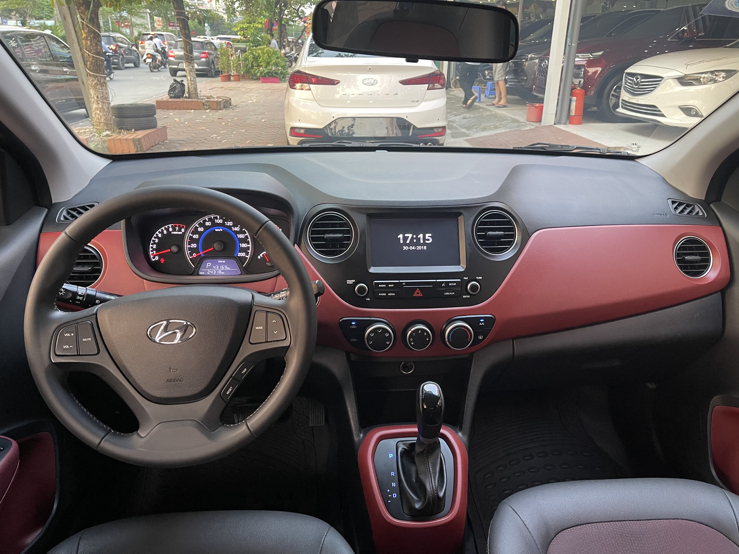 Hyundai i10 1.2AT 2019 - 8