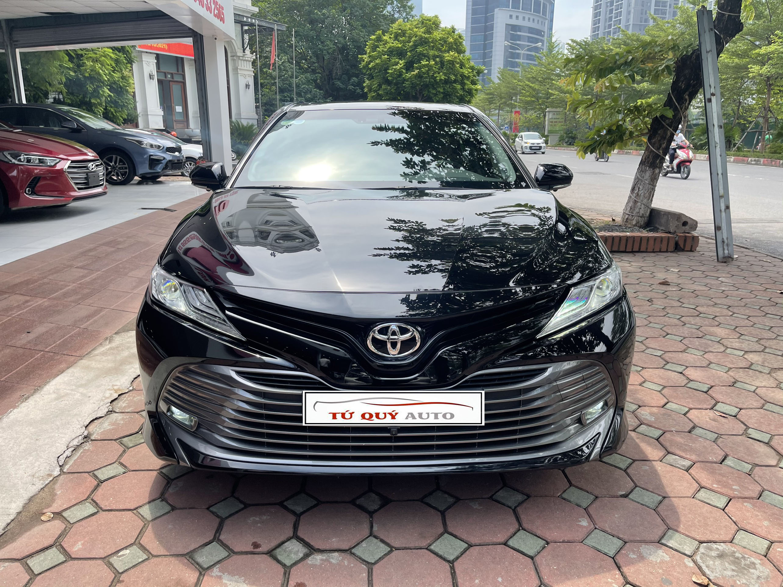 Xe Toyota Camry 2.5Q 2019 - Đen