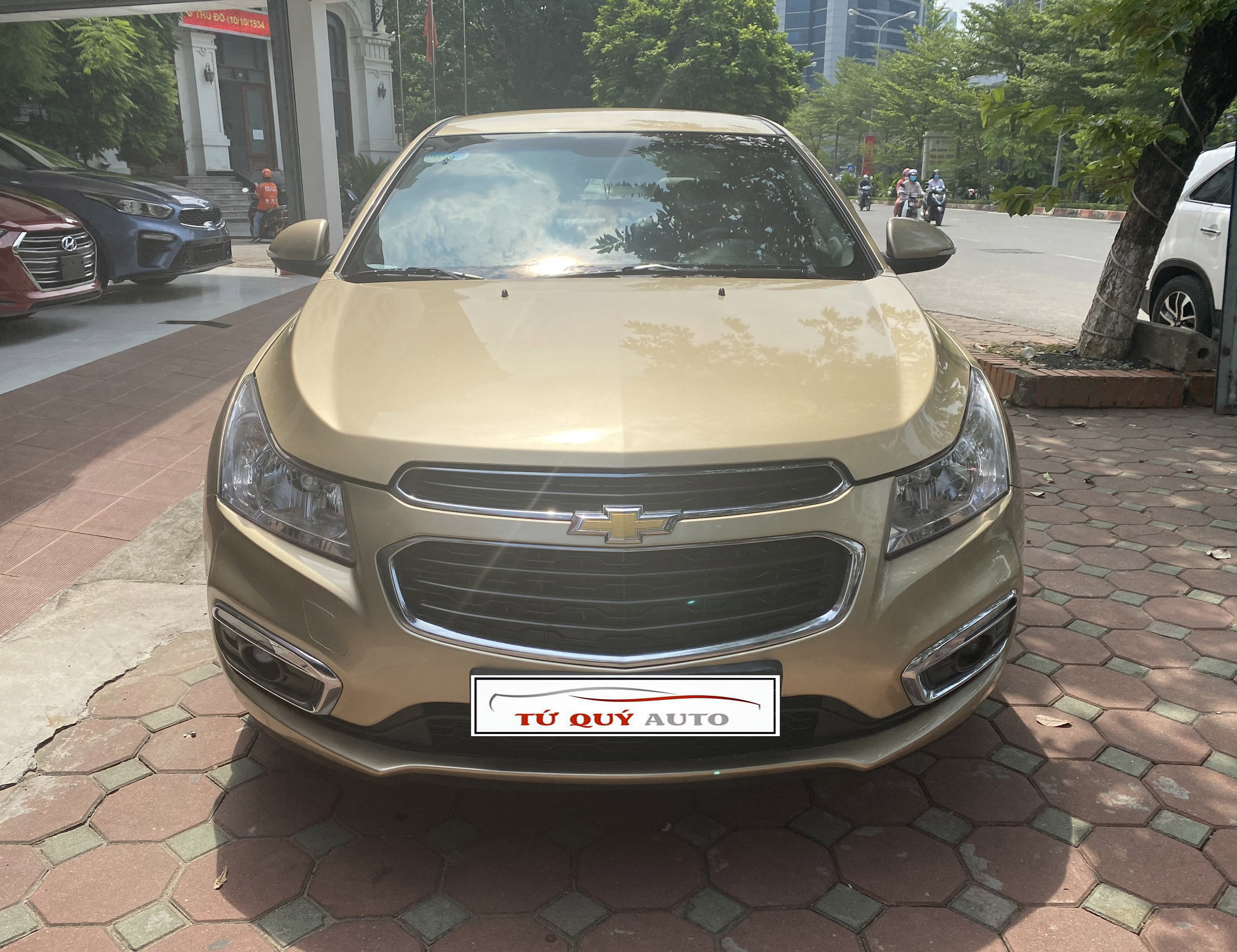 Xe Chevrolet Cruze LT 1.6MT 2016 - Vàng Cát
