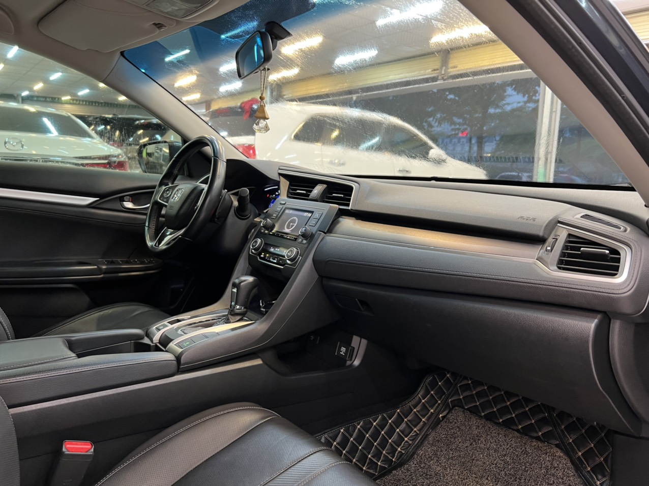 Honda Civic 1.8E 2018 - 10