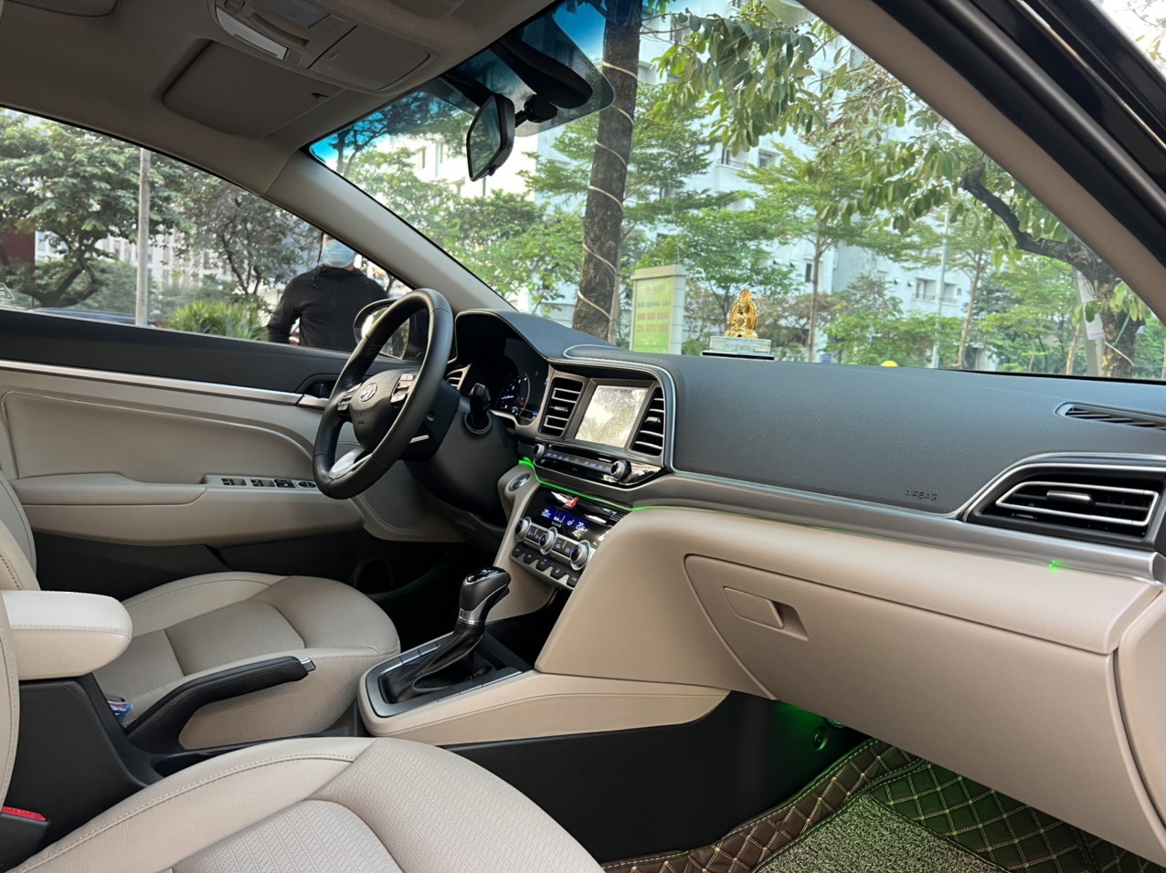 Hyundai Elantra 2.0AT 2019 - 10