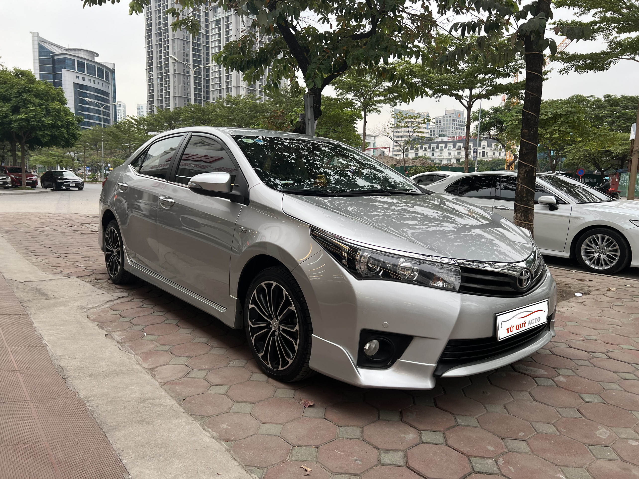 Toyota Altis 2.0V 2014 - 7